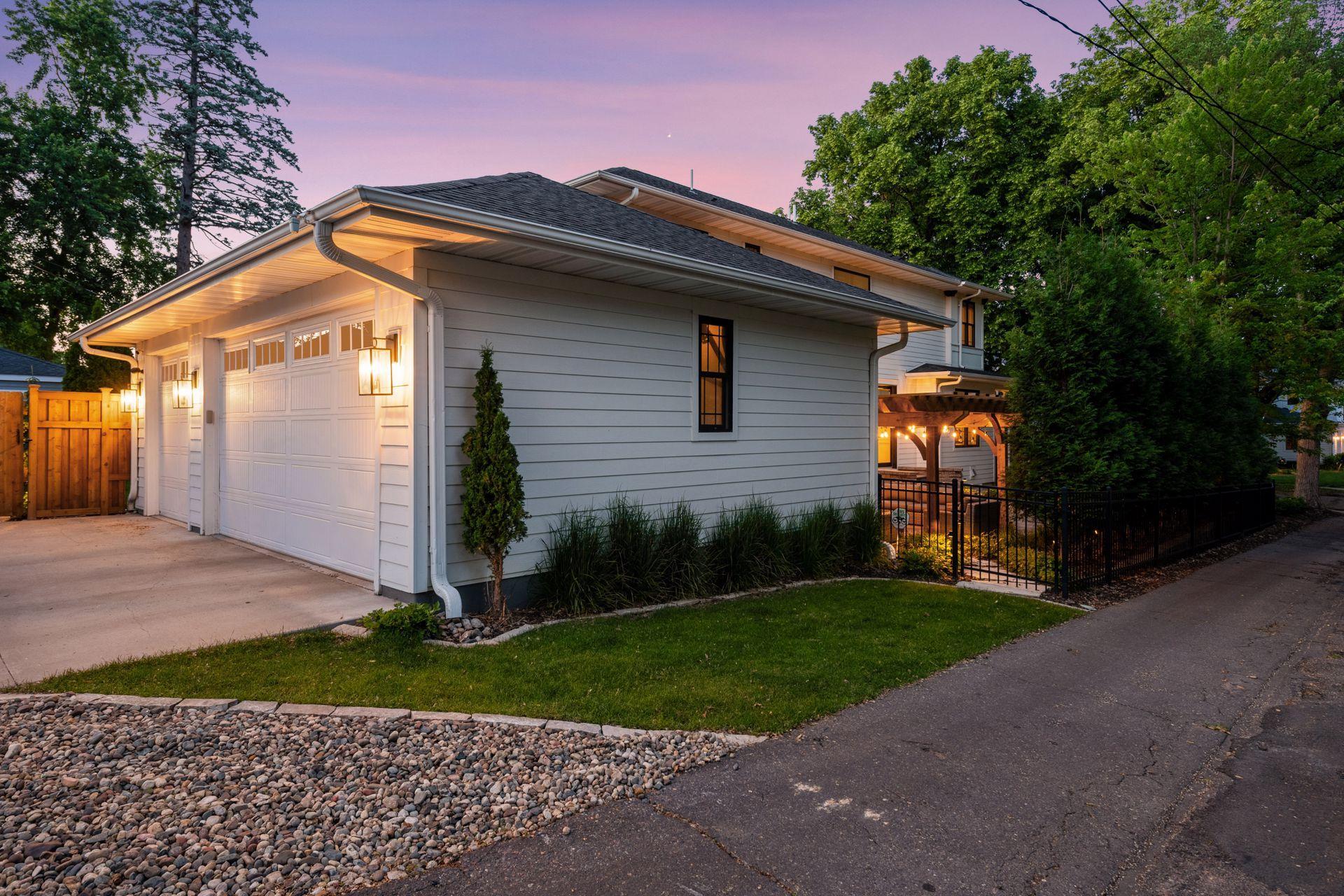 5140 Chowen Ave S, Minneapolis, MN 55410