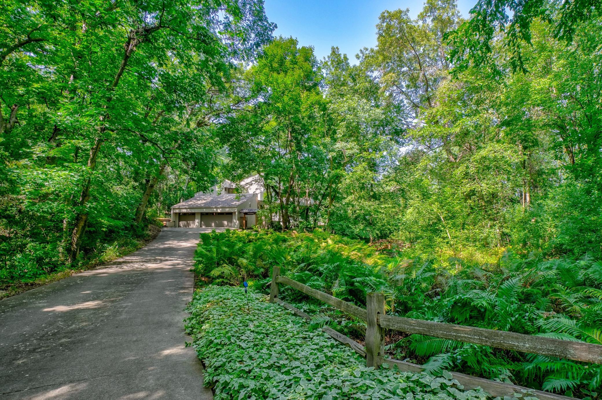 5 Crocus Ln, North Oaks, MN 55127