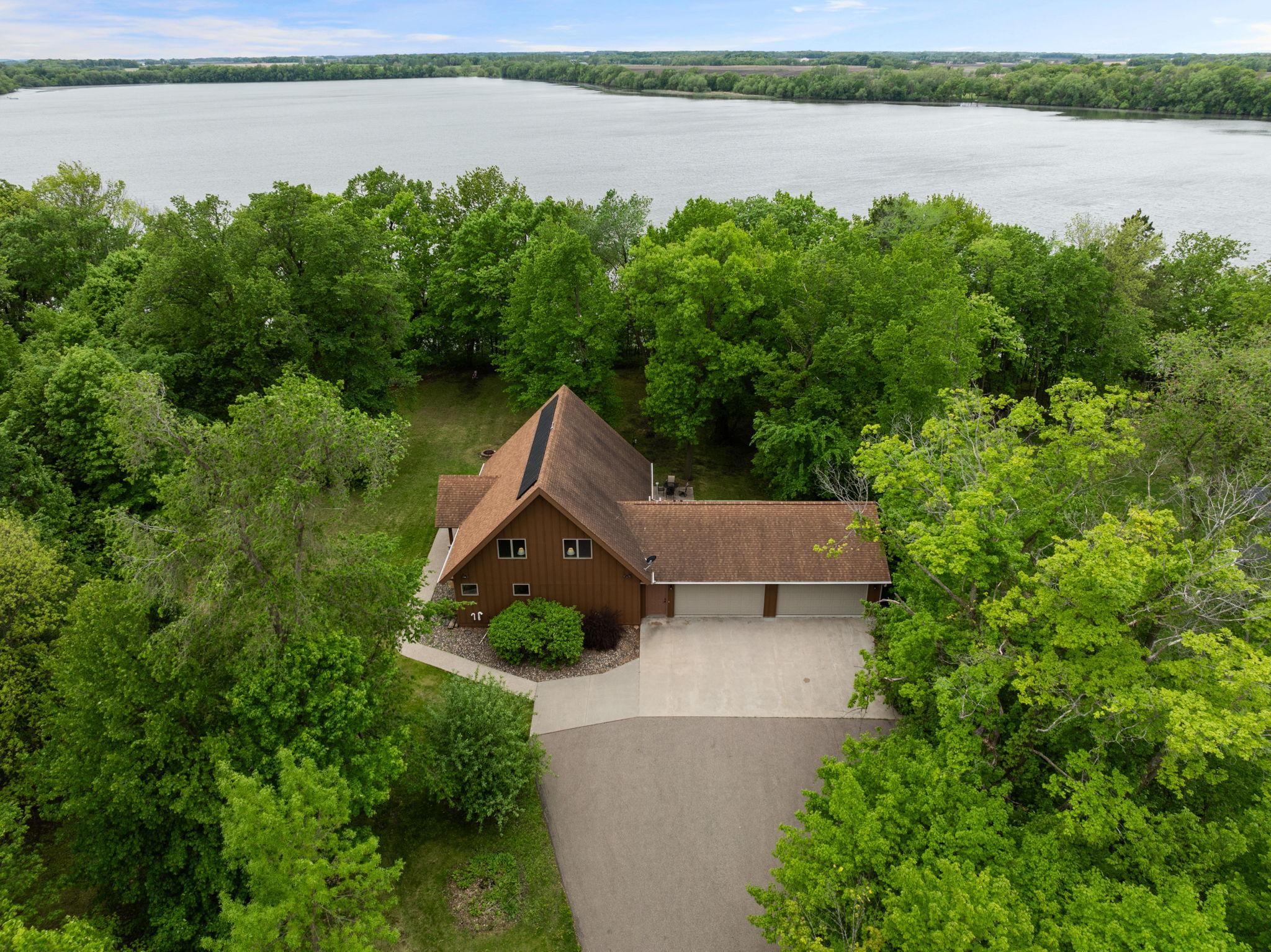 37618 Sugar Maple Ln, Montgomery, MN 56069