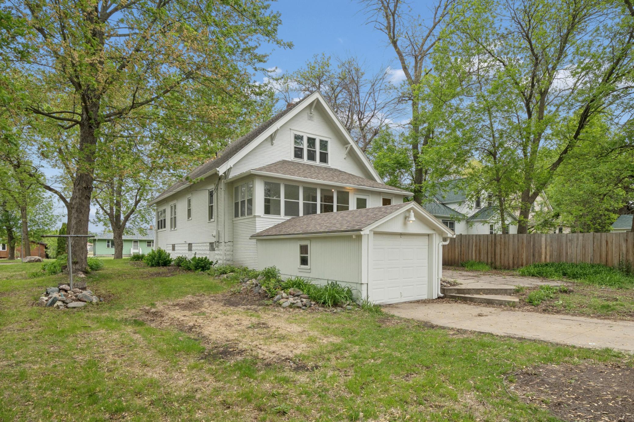 390 Mcgrann St, Green Isle, MN 55338