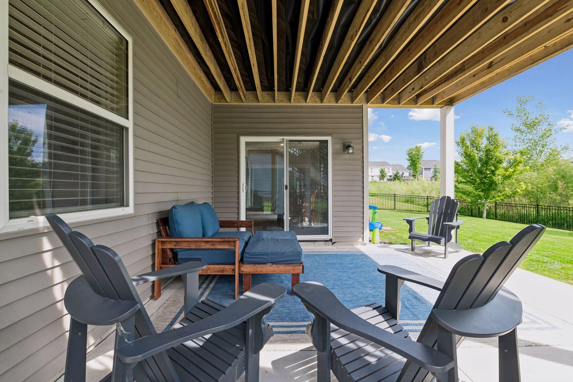 1247 Maple Ln, Carver, MN 55315