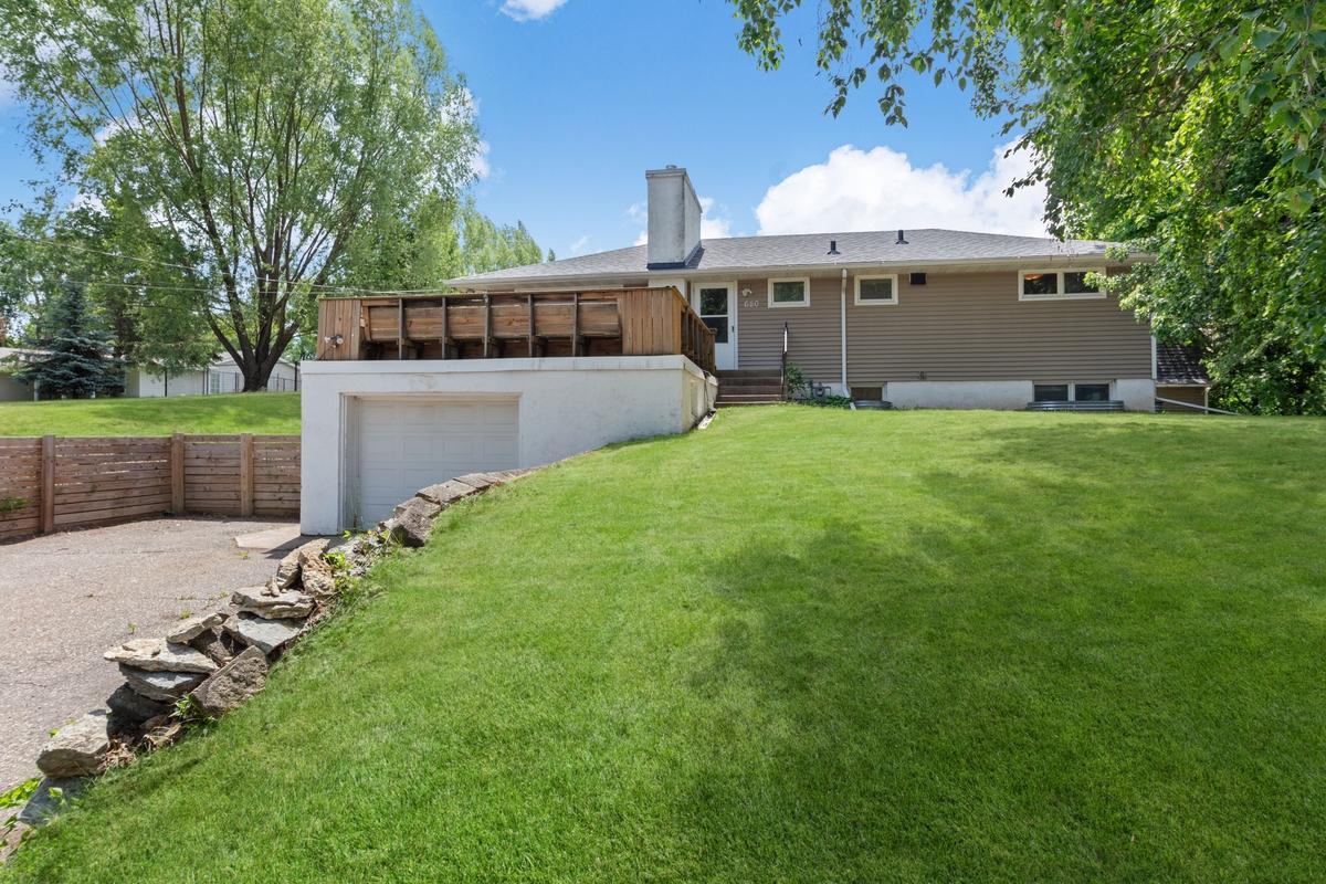 620 Callahan Pl, Mendota Heights, MN 55118
