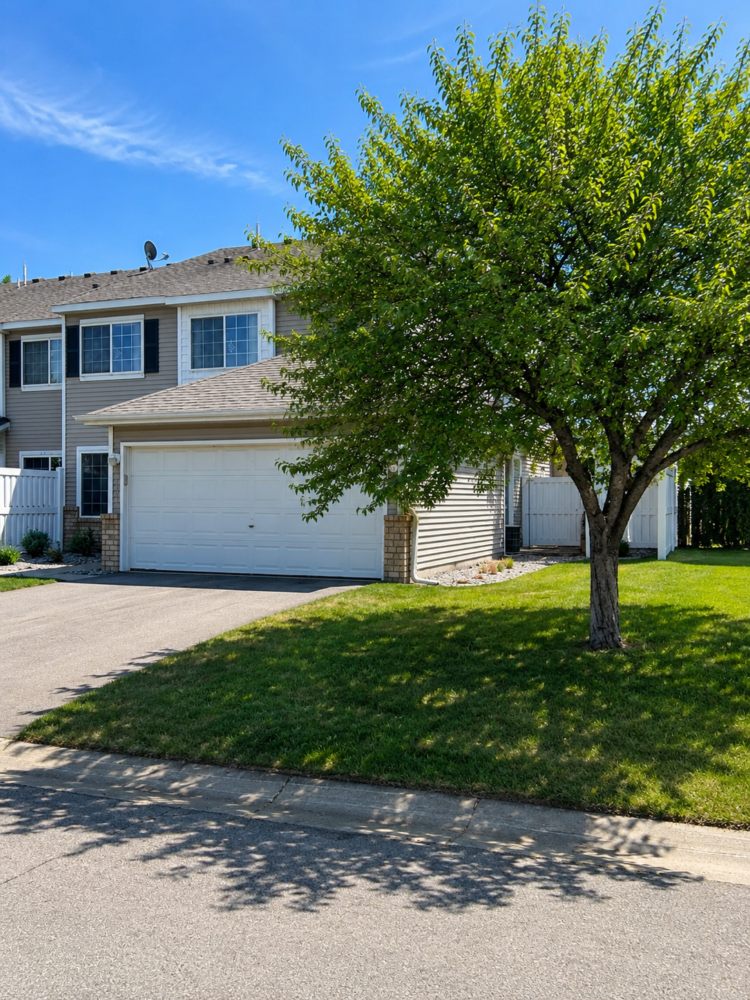 15827 Fleet Trl, Apple Valley, MN 55124