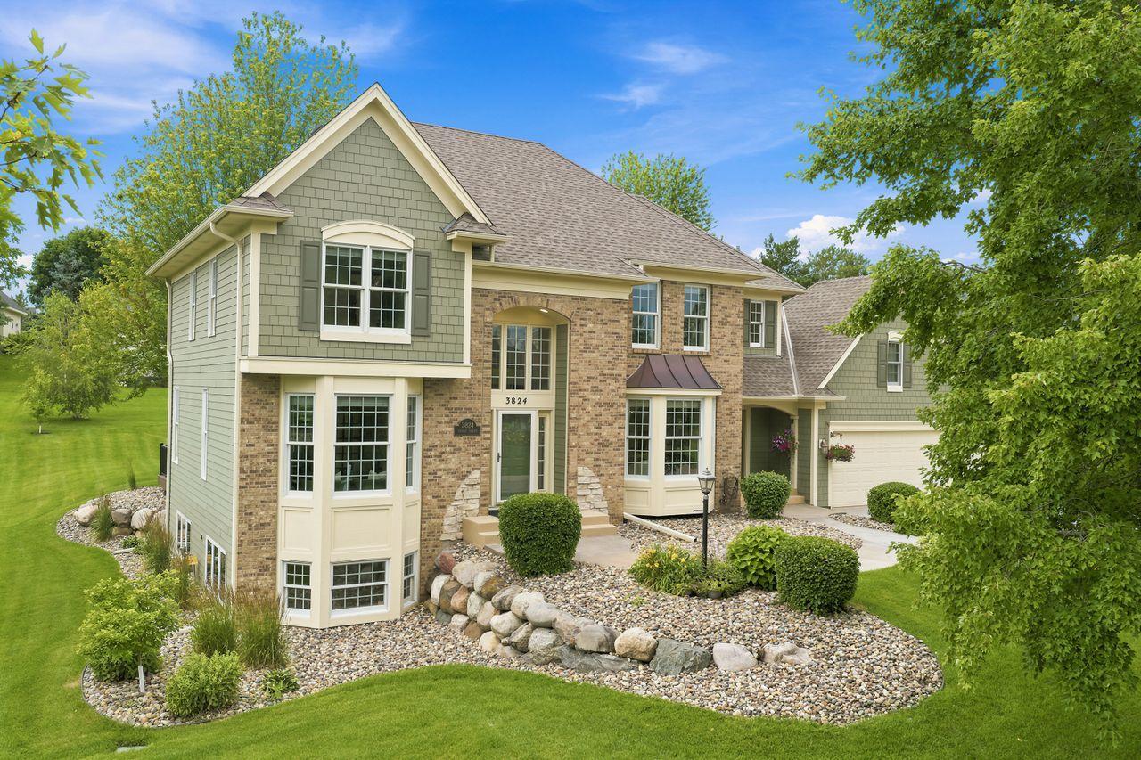 3824 Fairway Ter, Woodbury, MN 55125