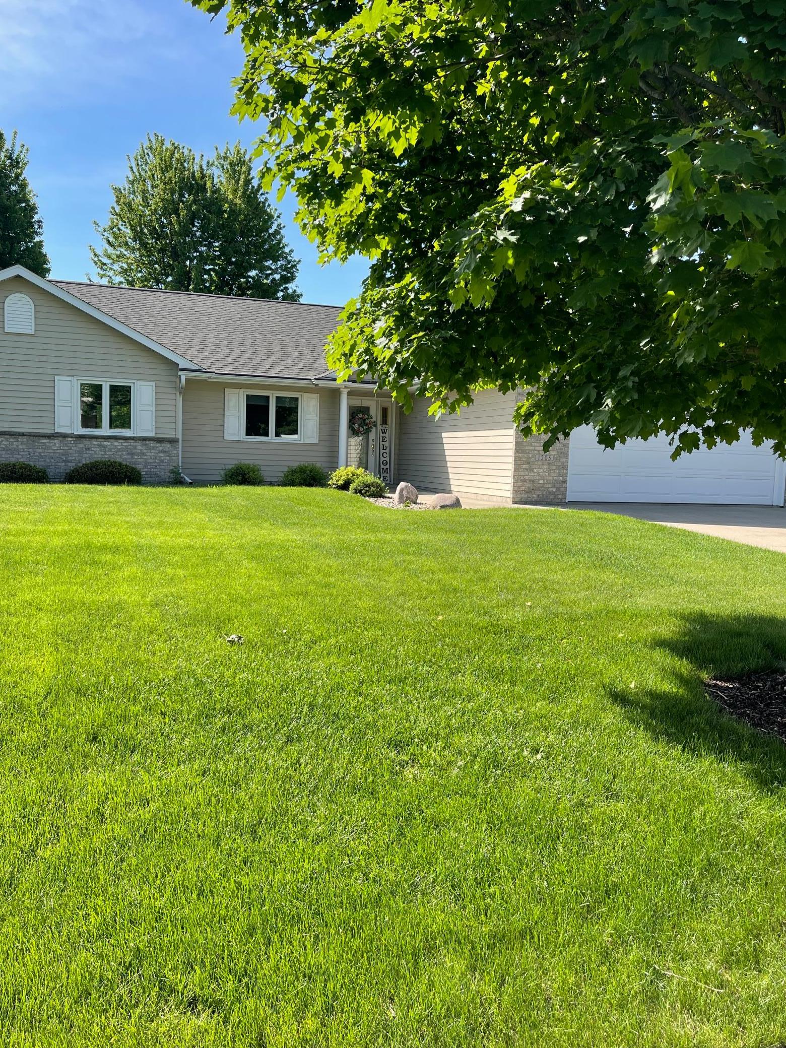 1205 26th St SW, Austin, MN 55912