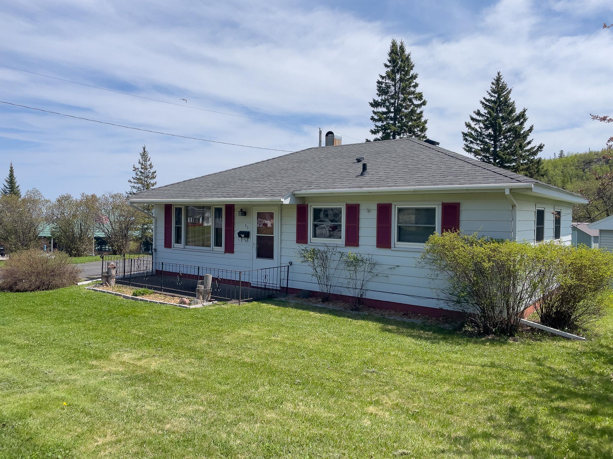 53 Banks Blvd, Silver Bay, MN 55614