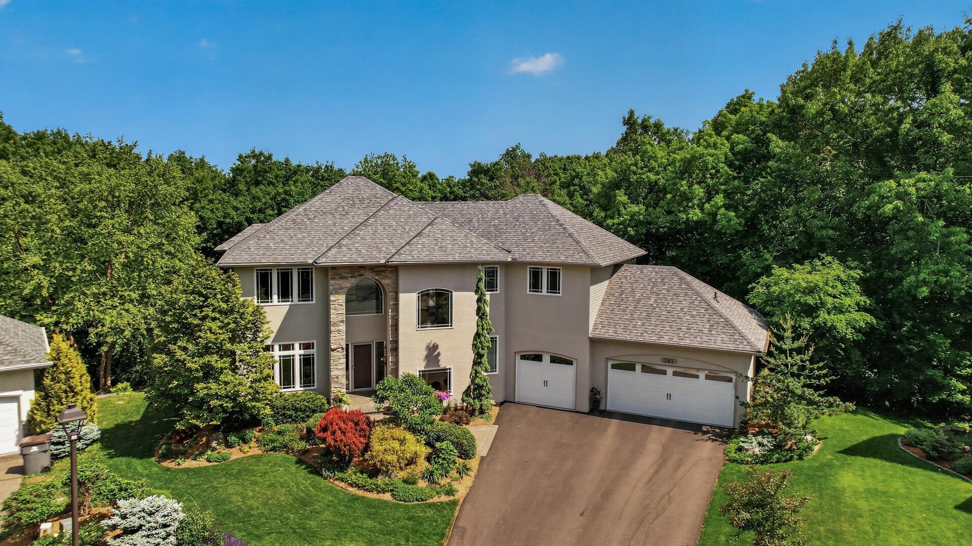 381 Del Rio Dr, Chanhassen, MN 55317