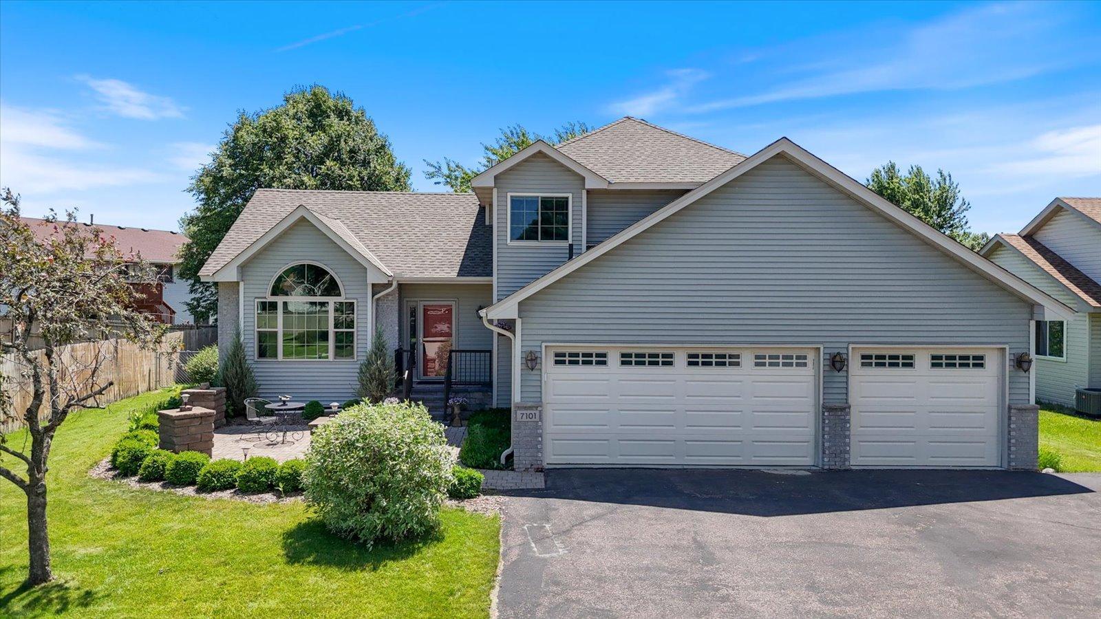7101 91st Trl N, Brooklyn Park, MN 55445