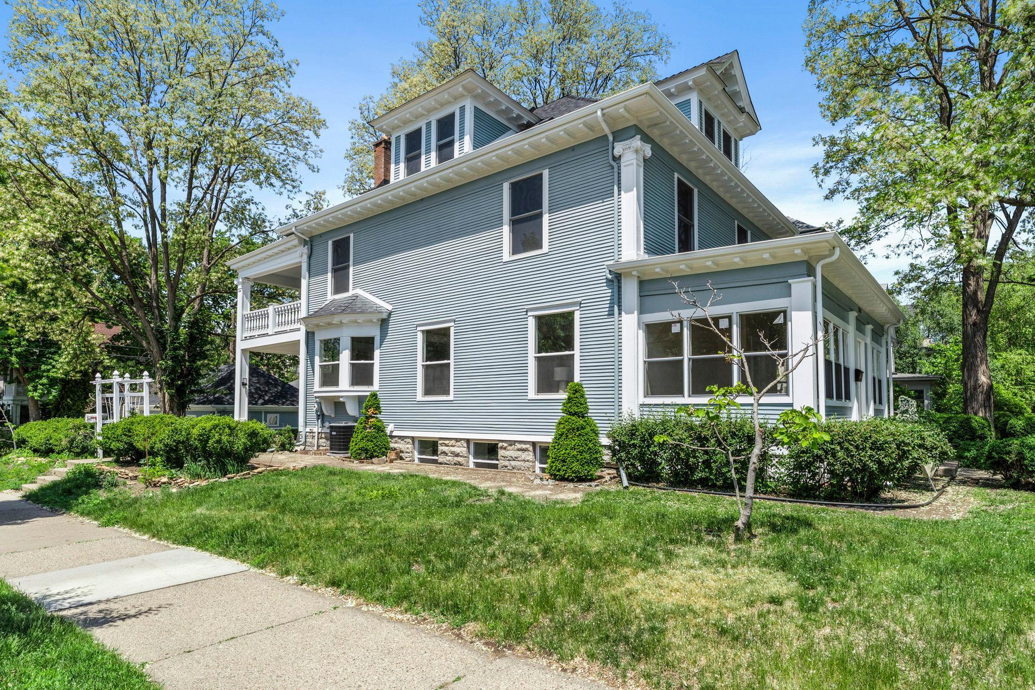 2320 Humboldt Ave S, Minneapolis, MN 55405