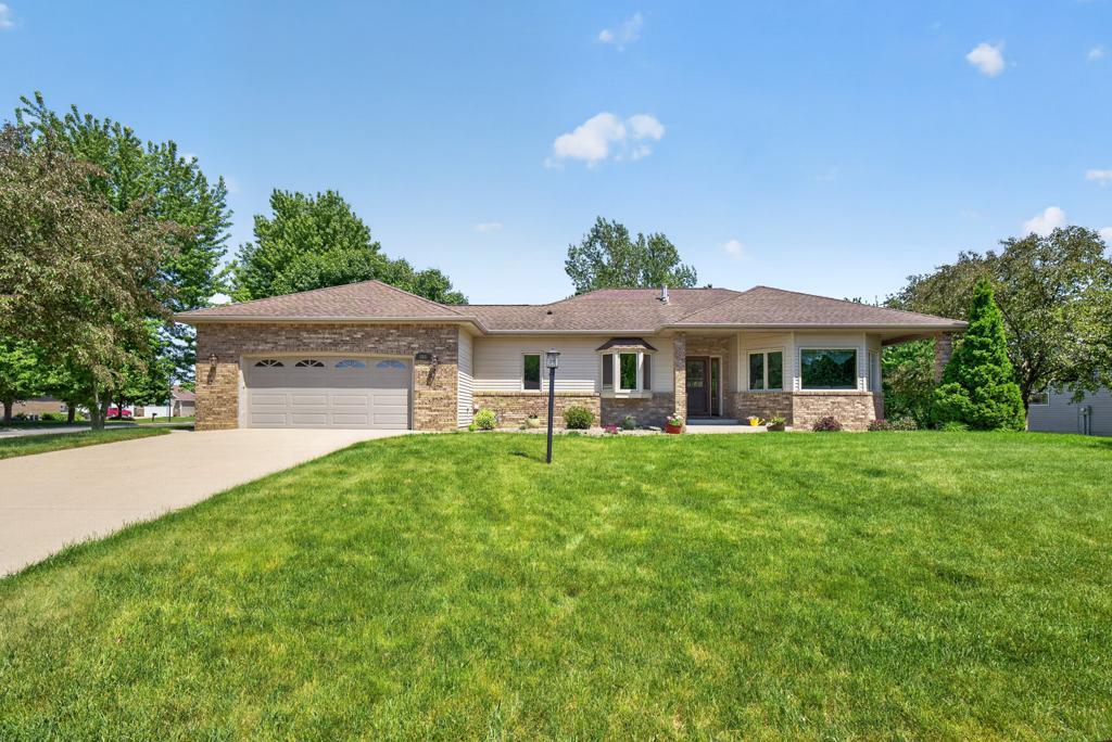 801 Grandview Ct SE, Stewartville, MN 55976