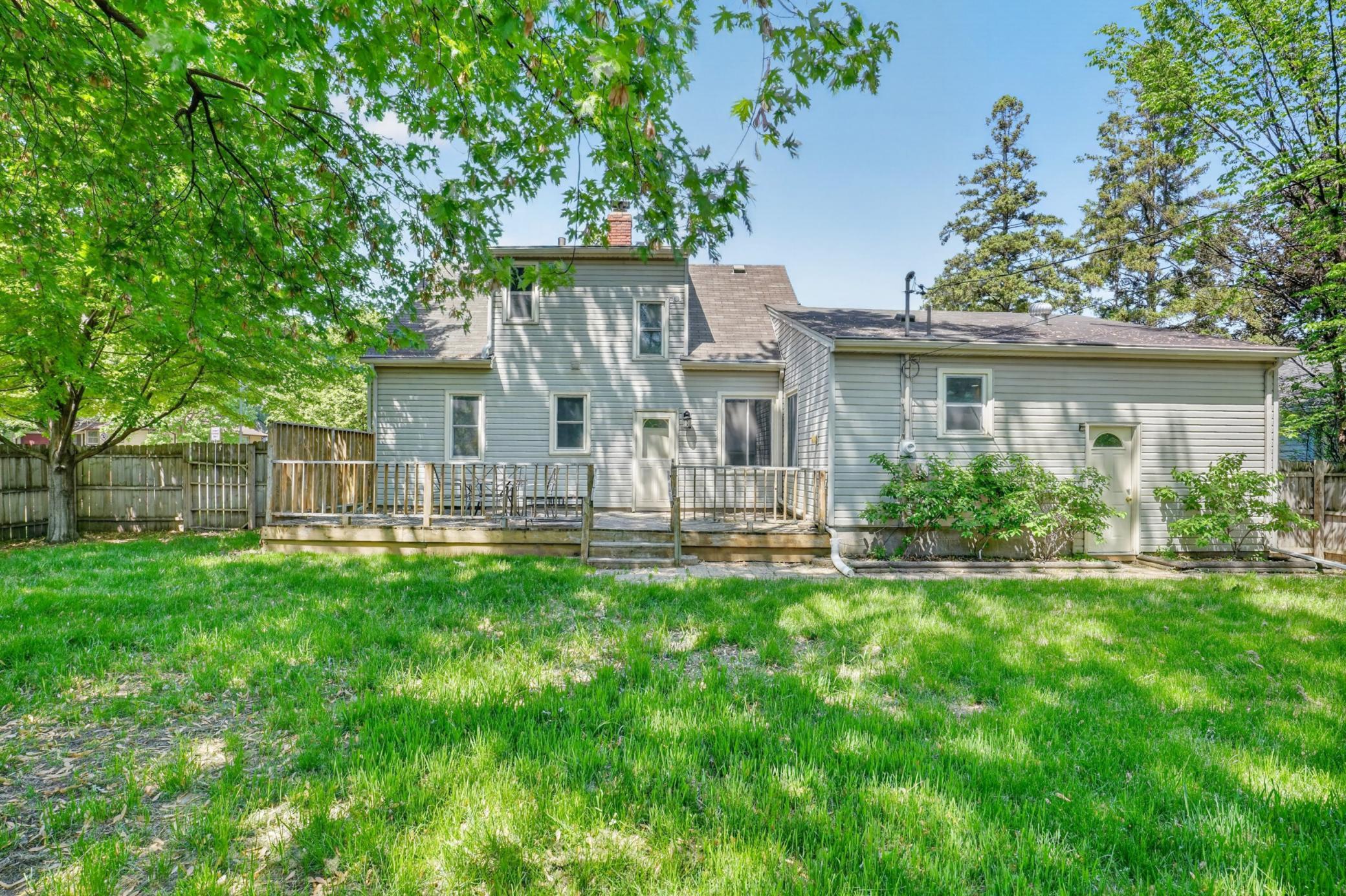 3633 Lowry Ave N, Robbinsdale, MN 55422