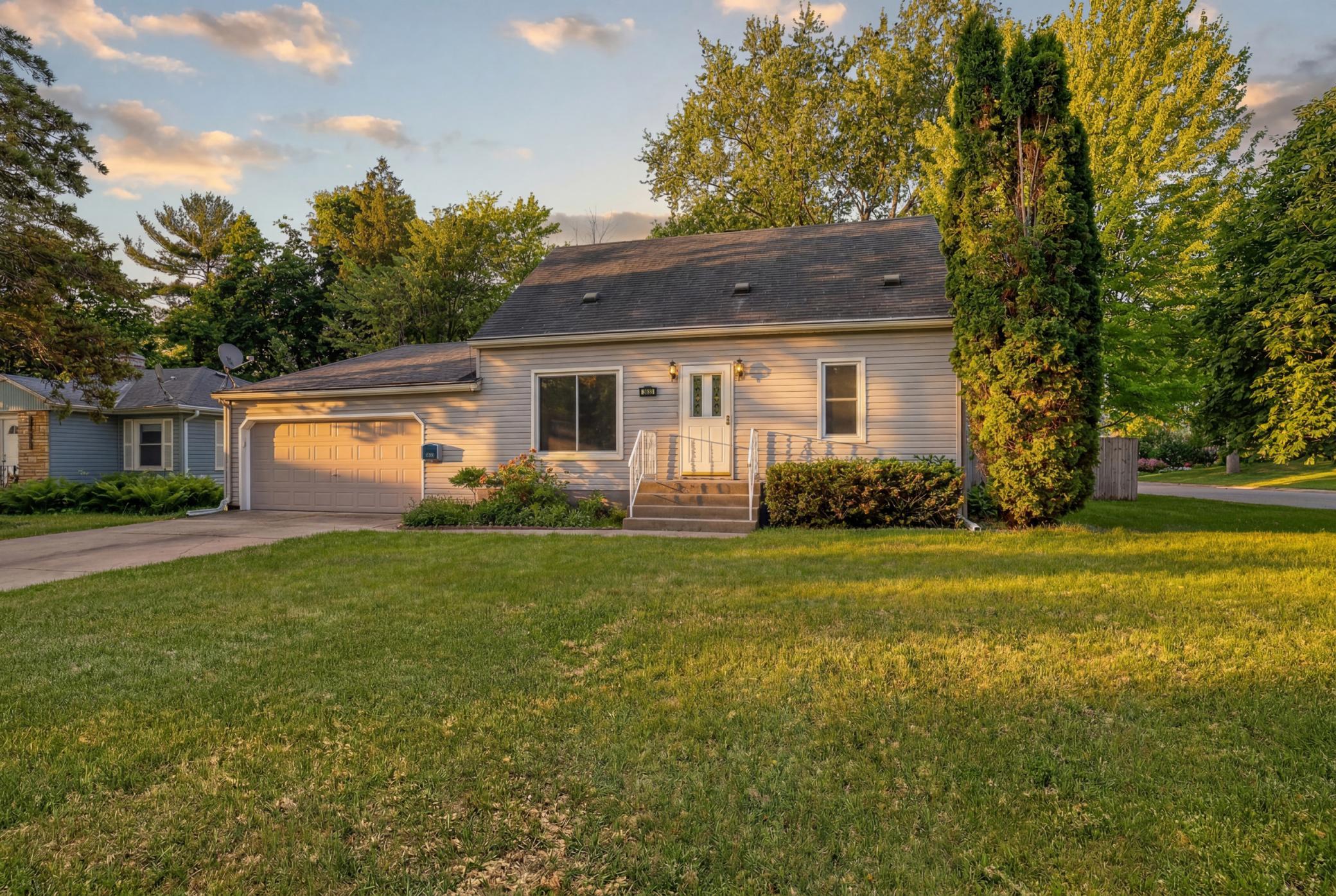 3633 Lowry Ave N, Robbinsdale, MN 55422