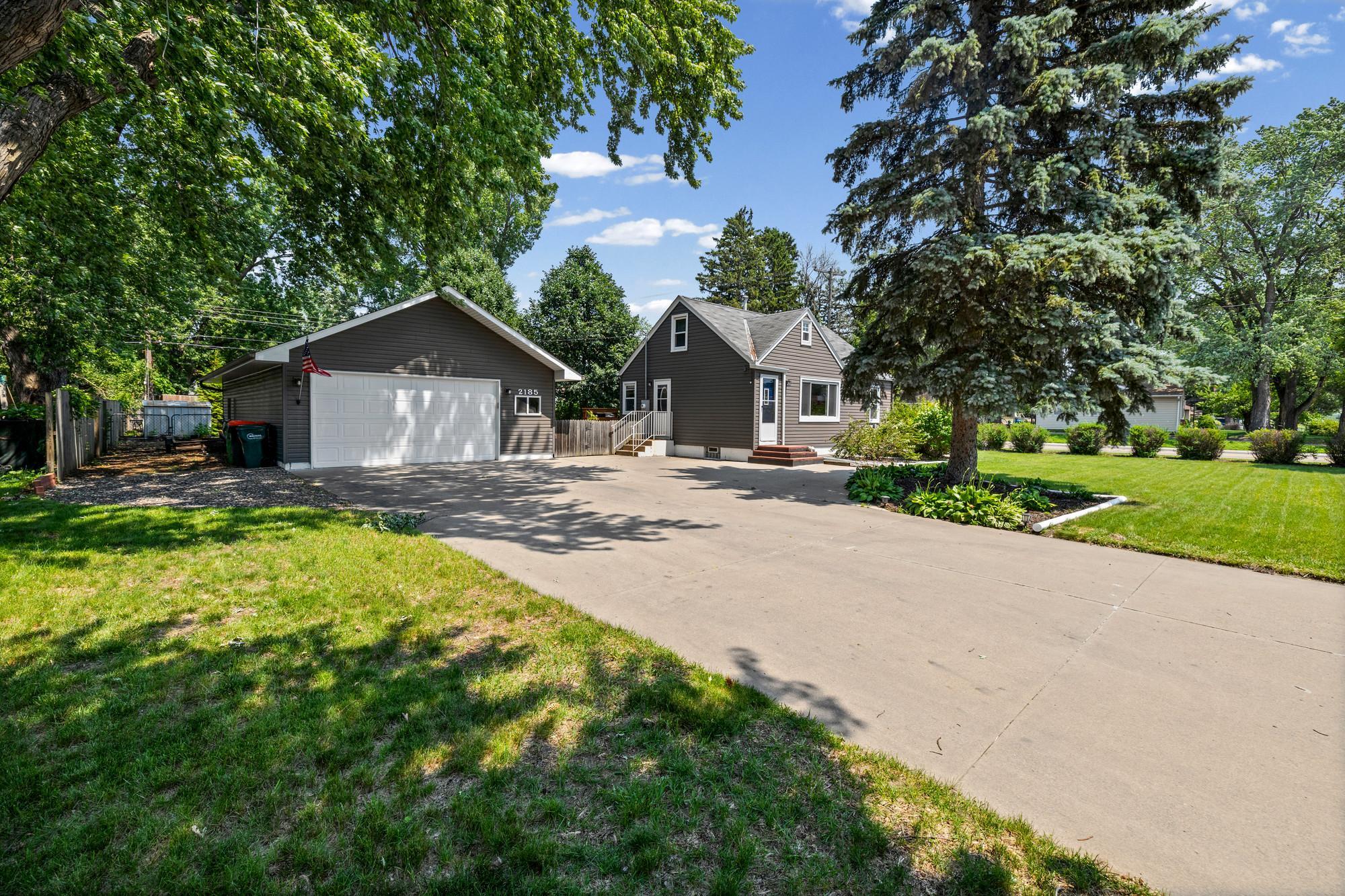 2185 Pinewood Dr, Mounds View, MN 55112