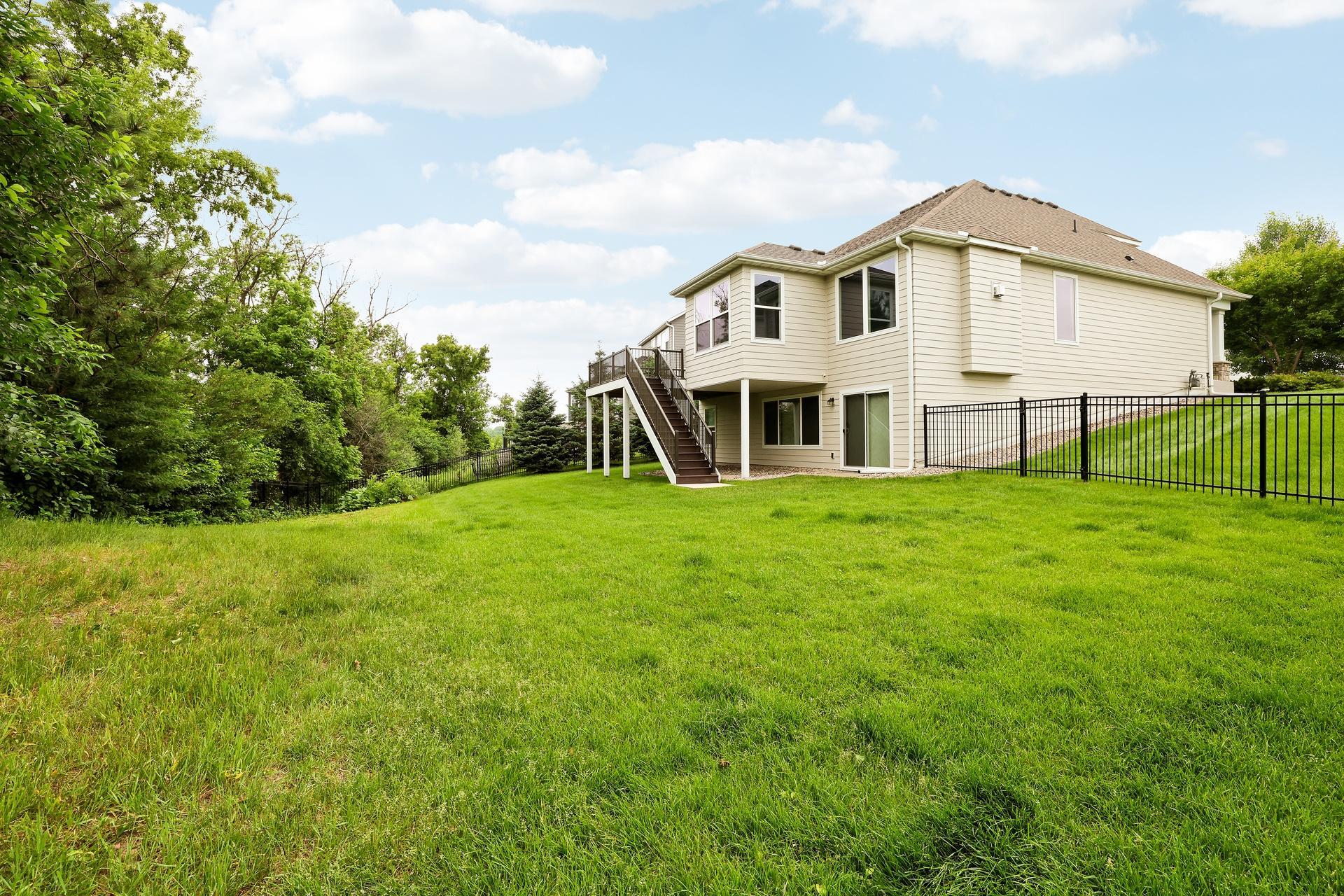 1120 Pine Hill Ln, White Bear Lake, MN 55127