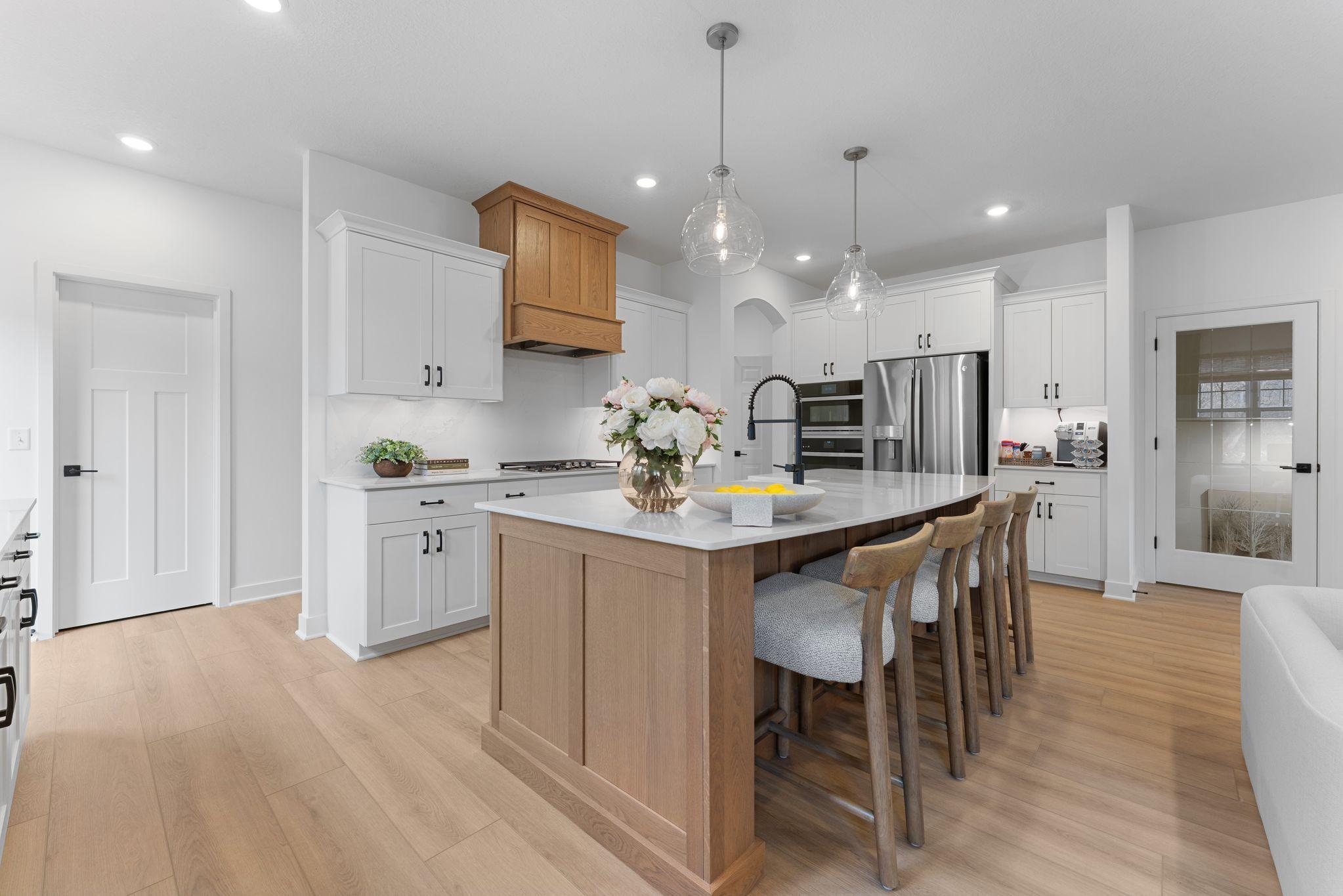 1860 Royal Blvd N, Lake Elmo, MN 55042