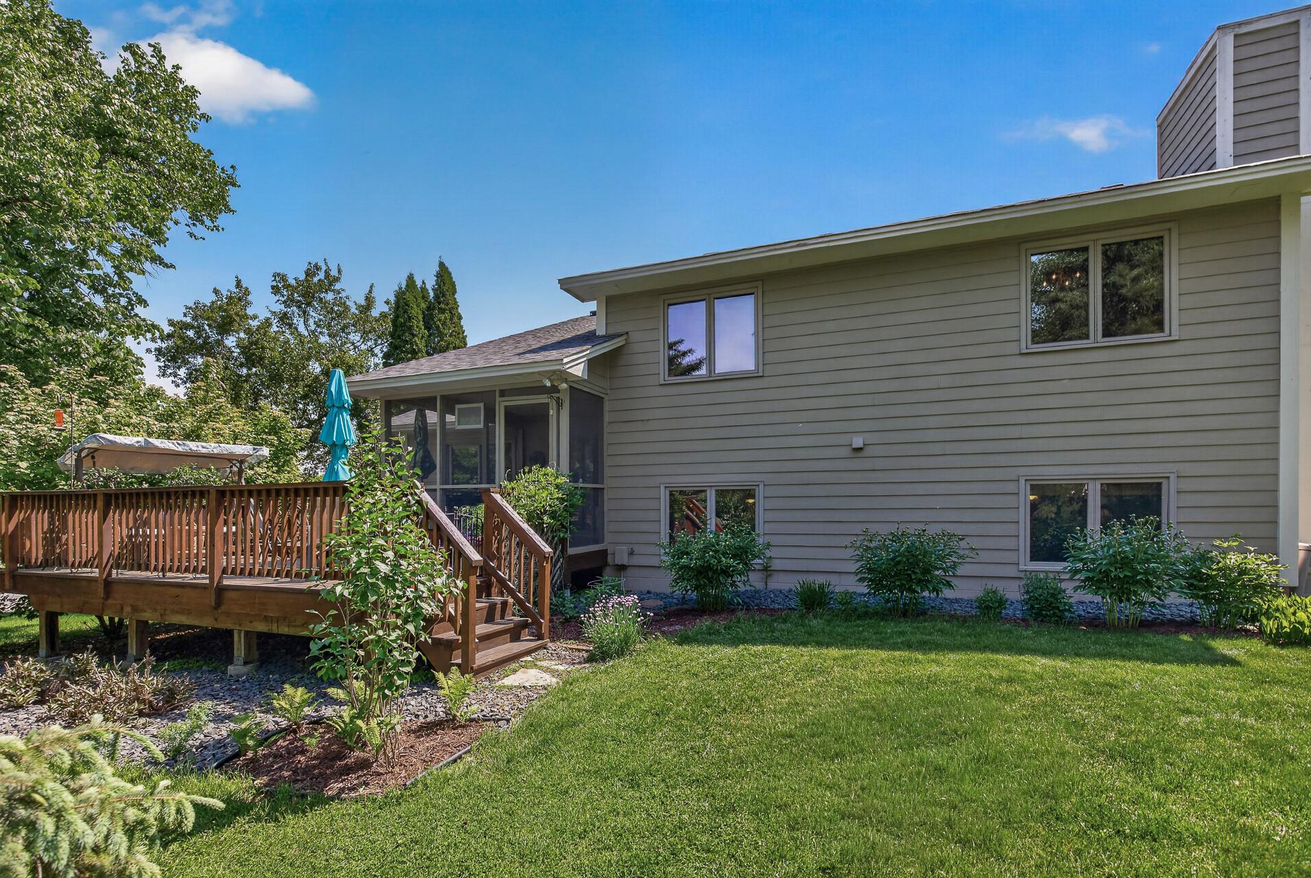 3398 Rolling Hills Dr, Eagan, MN 55121