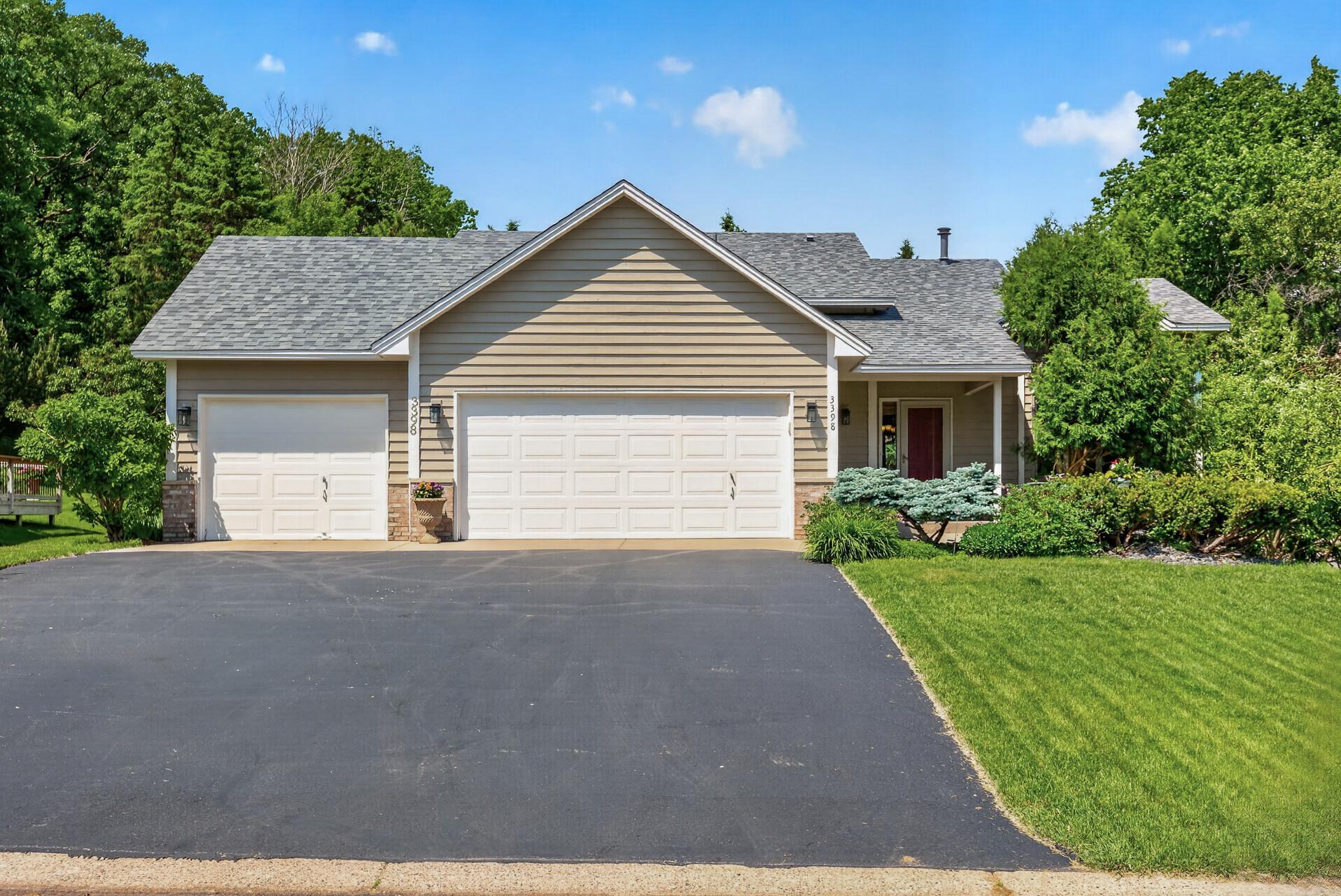 3398 Rolling Hills Dr, Eagan, MN 55121