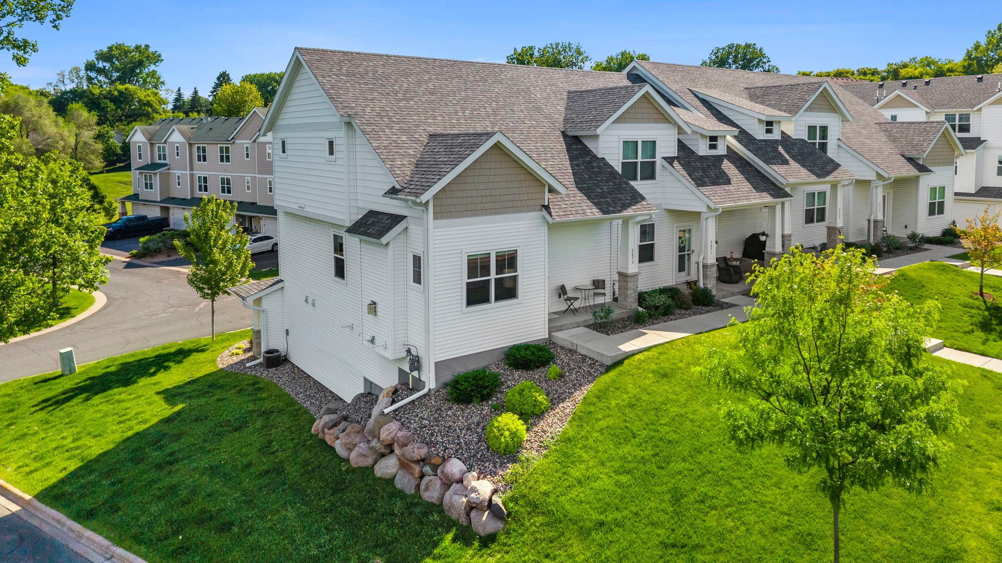 2673 New Century Pl E, Maplewood, MN 55119