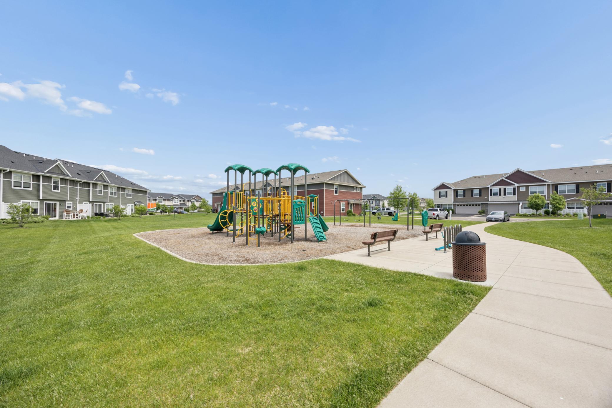7225 Dora Dr, Lino Lakes, MN 55038