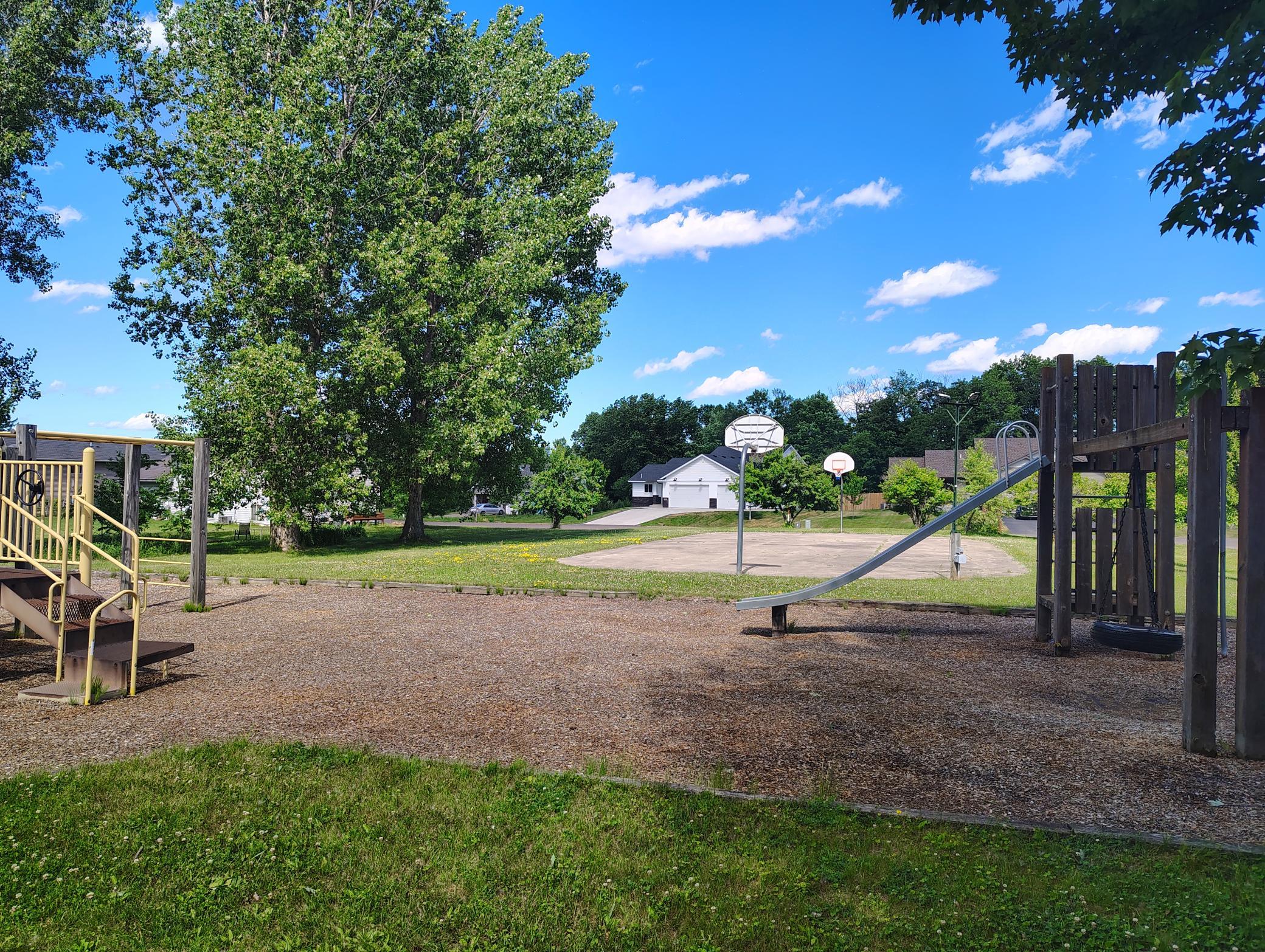 604 Nelson Ln, Center City, MN 55012