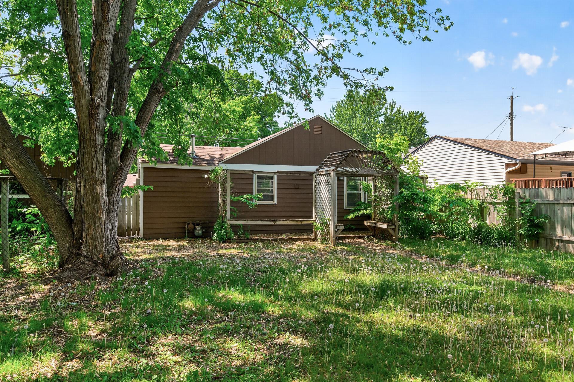 225 6th Ave SE, Osseo, MN 55369