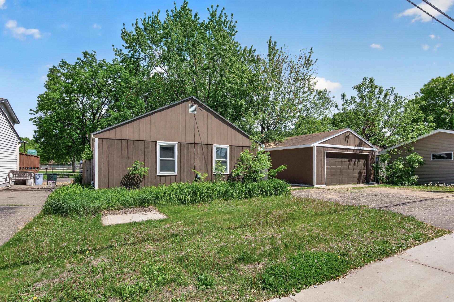 225 6th Ave SE, Osseo, MN 55369