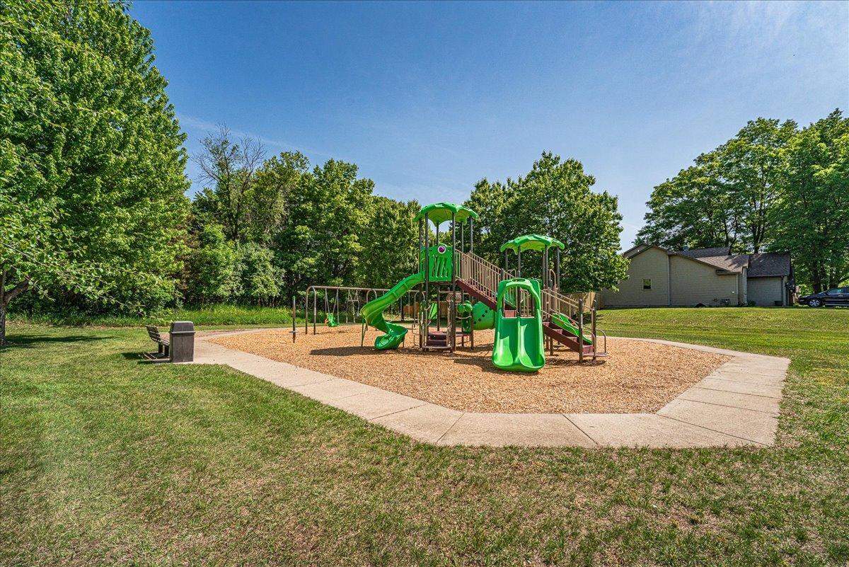 13638 Hidden Creek Dr, Andover, MN 55304