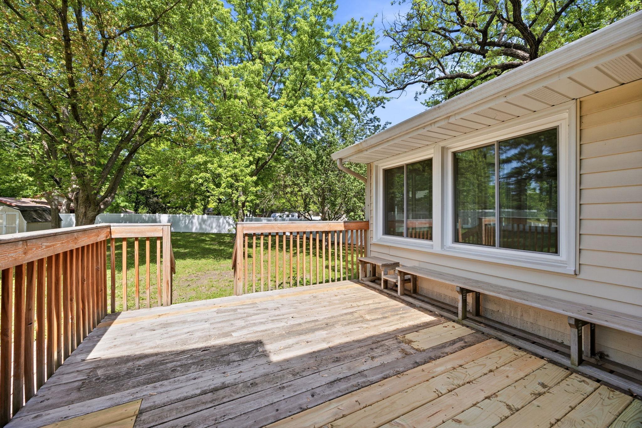 1065 Jorgenson St SE, Hutchinson, MN 55350
