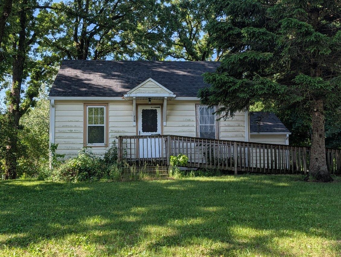 714 6th Ave NE, Waseca, MN 56093