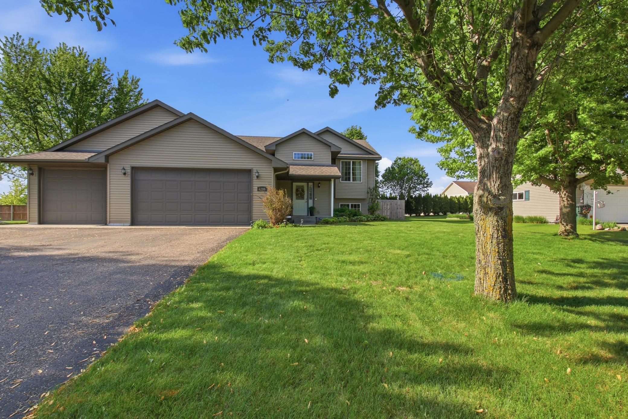1705 Richland Ave SW, Willmar, MN 56201