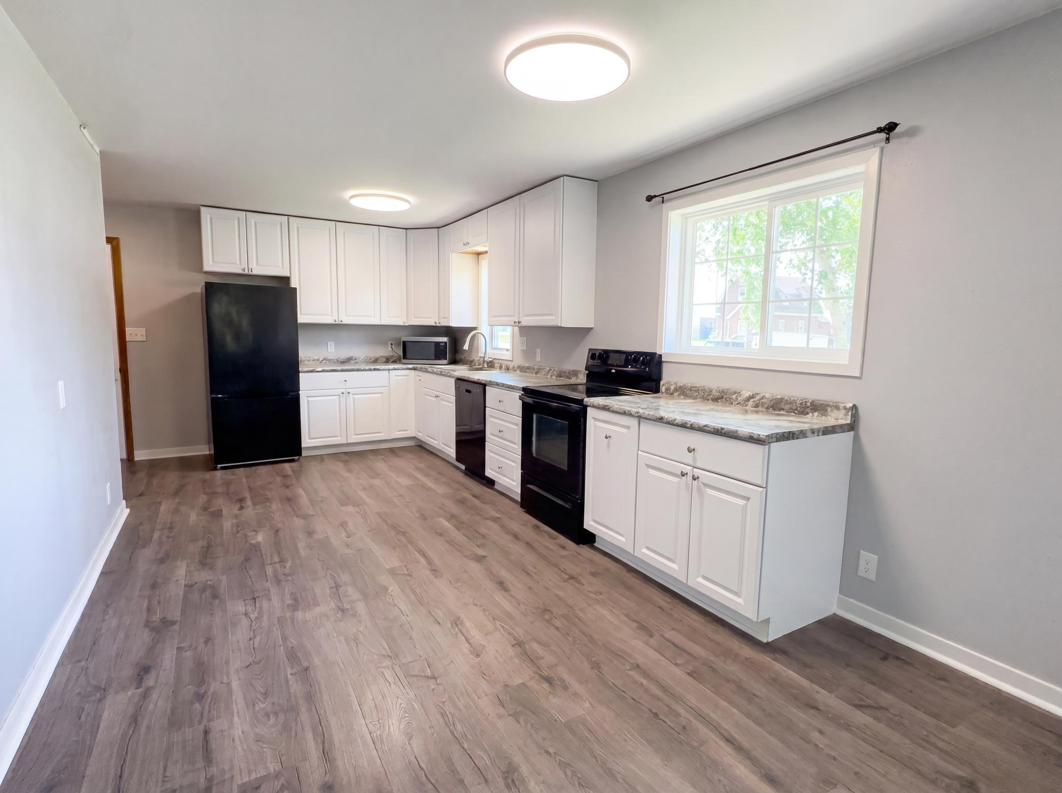 104 Oak St W, Rose Creek, MN 55970