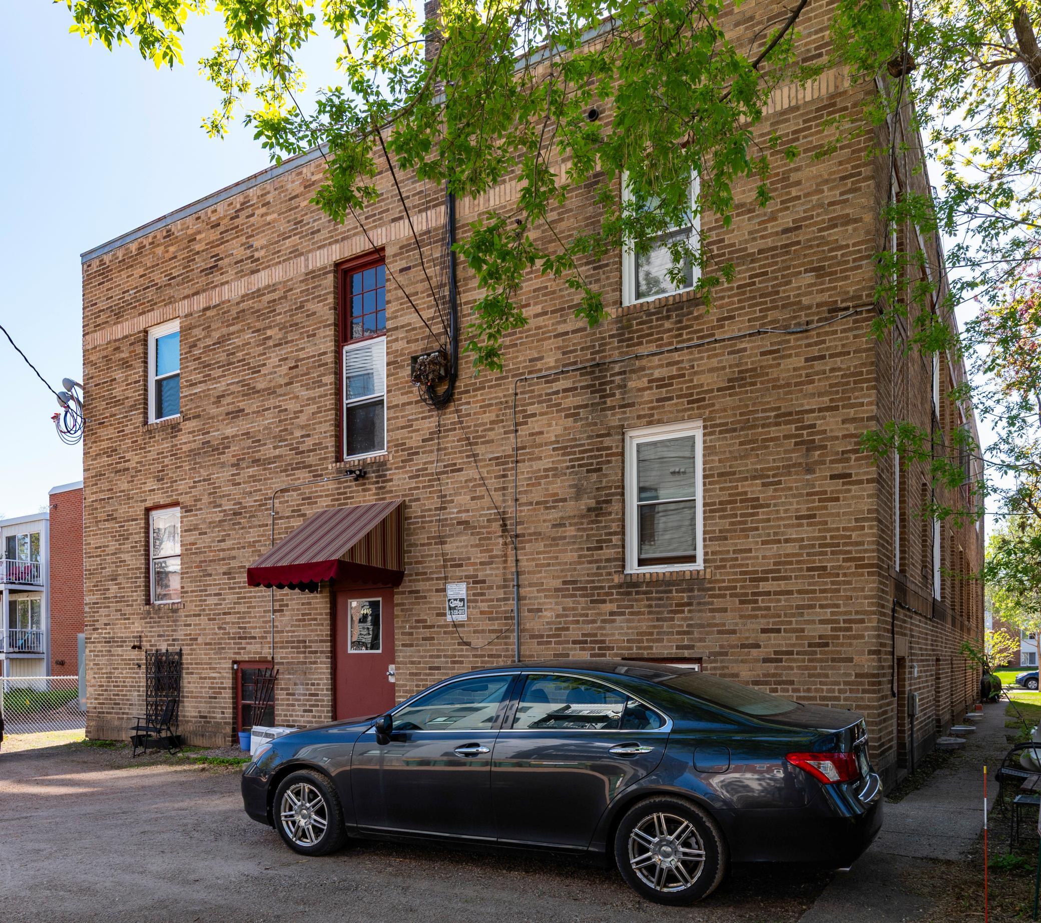 4415 Chowen Ave S #201, Minneapolis, MN 55410