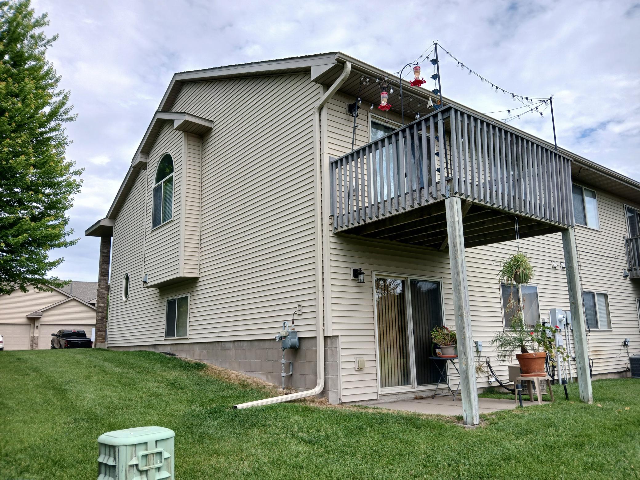 9180 Orchard Cir, Monticello, MN 55362