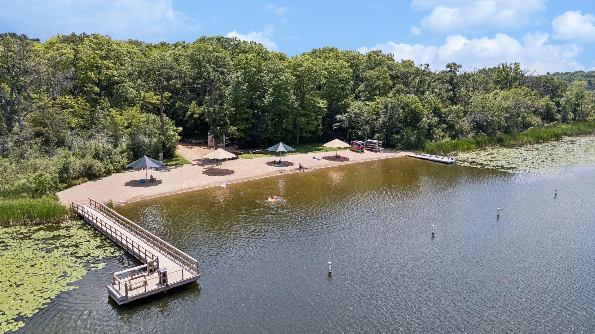 2500 Auburn Dr, Victoria, MN 55386