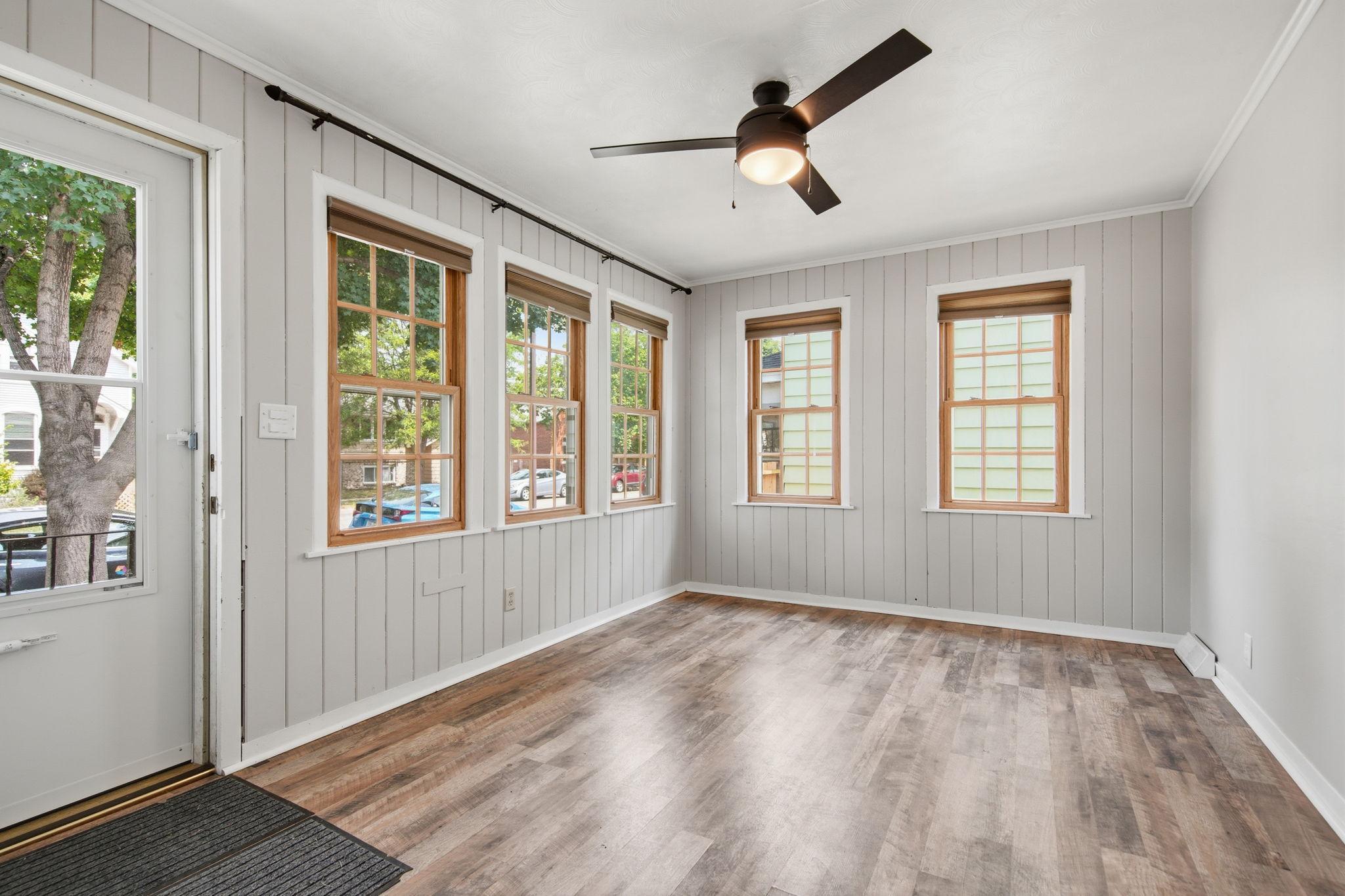 410 Superior St, Saint Paul, MN 55102
