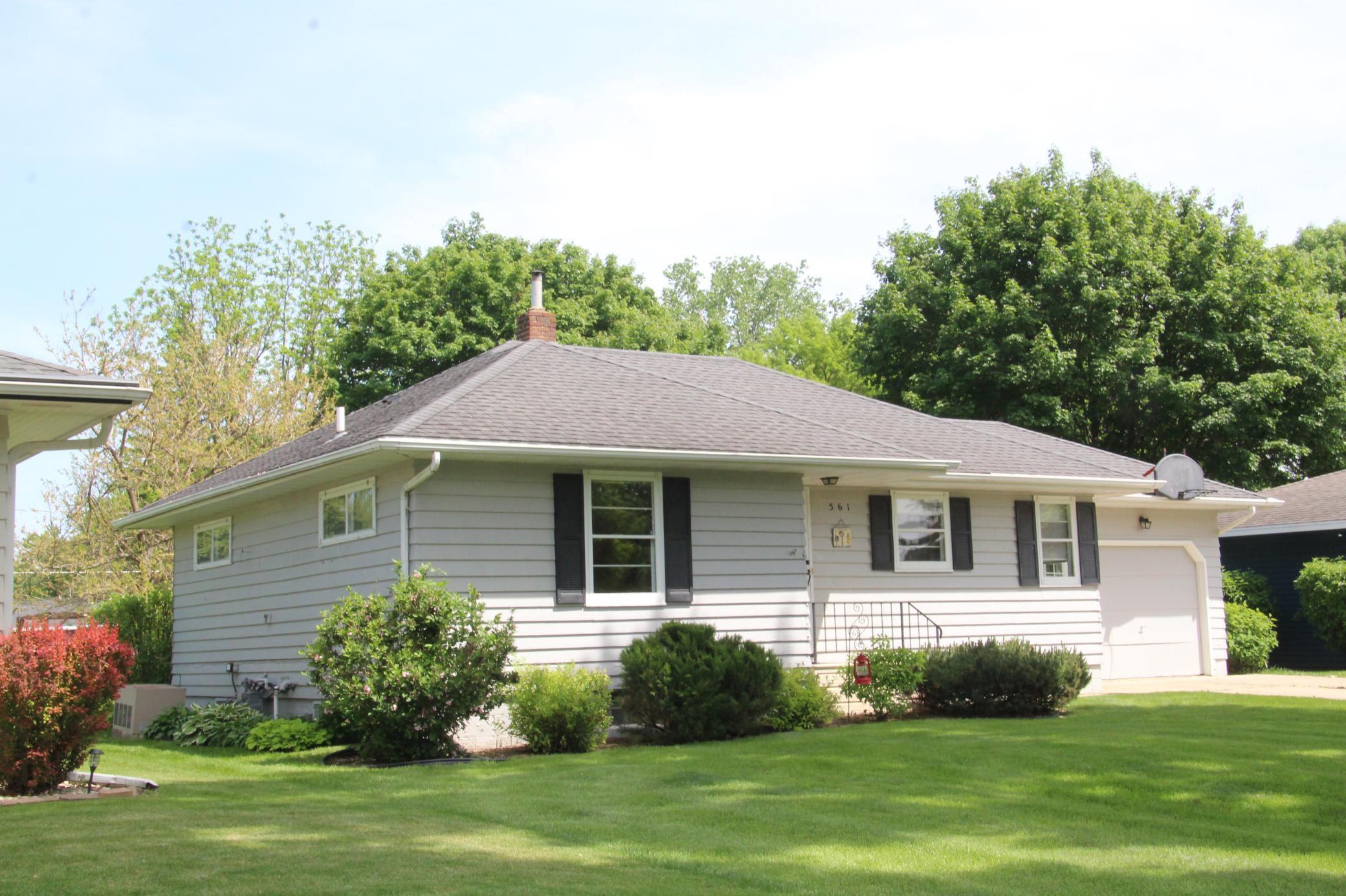 561 4th St E, Hector, MN 55342