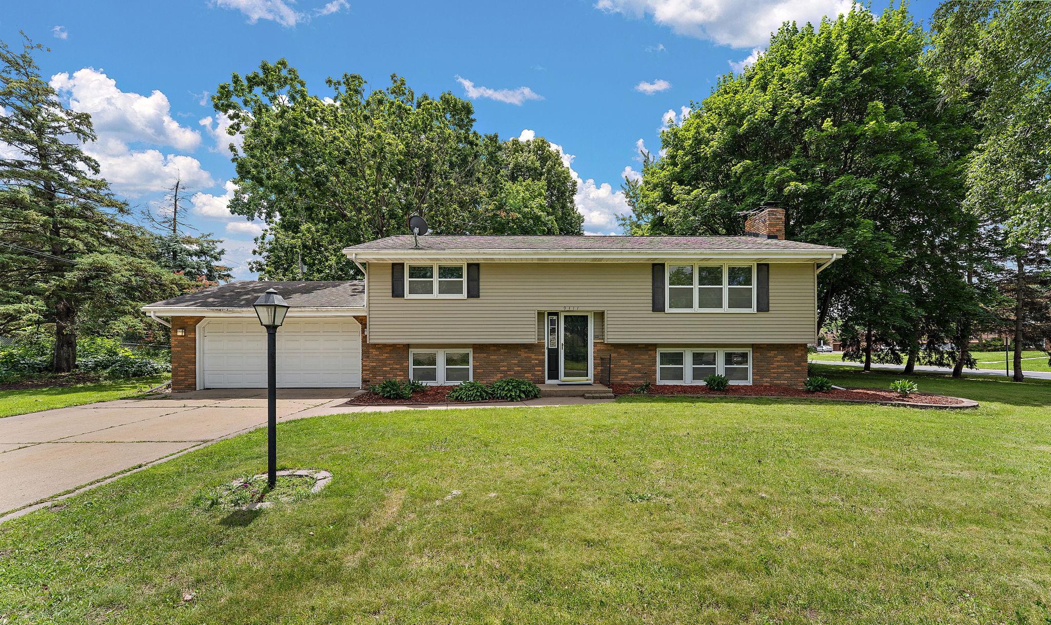 9311 47th Ave N, New Hope, MN 55428