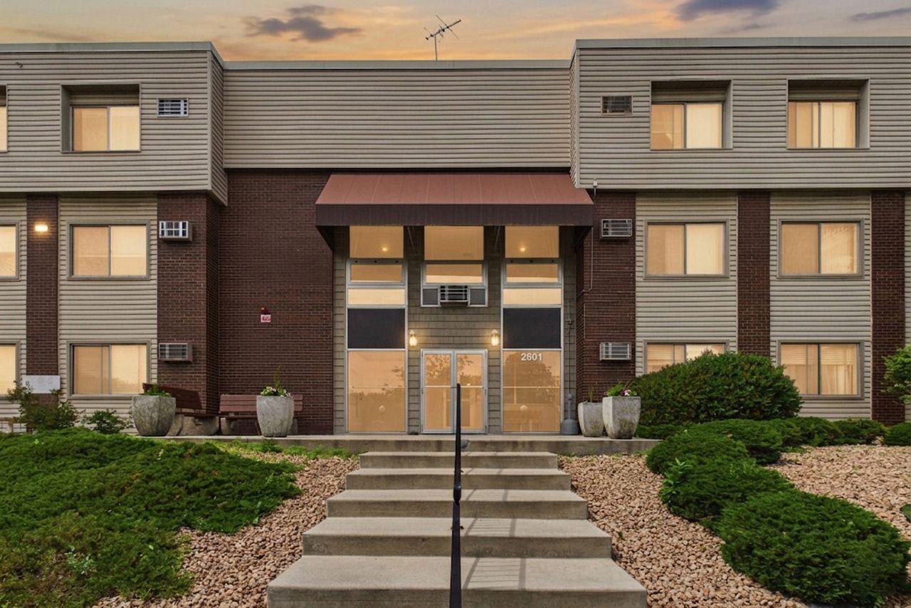2801 Flag Ave N #222, New Hope, MN 55427