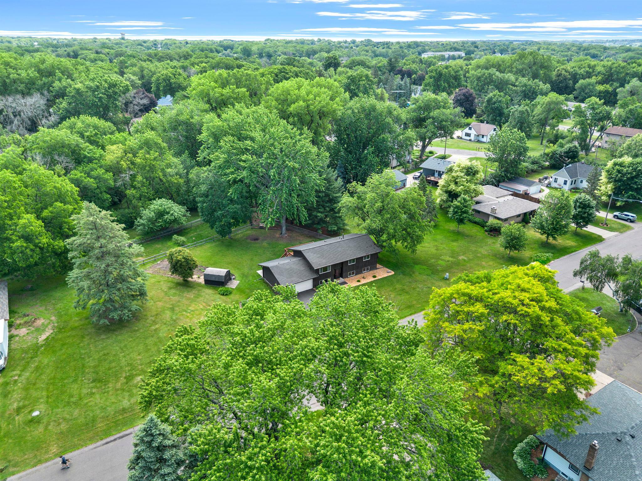 1010 Ferndale St N, Maplewood, MN 55119