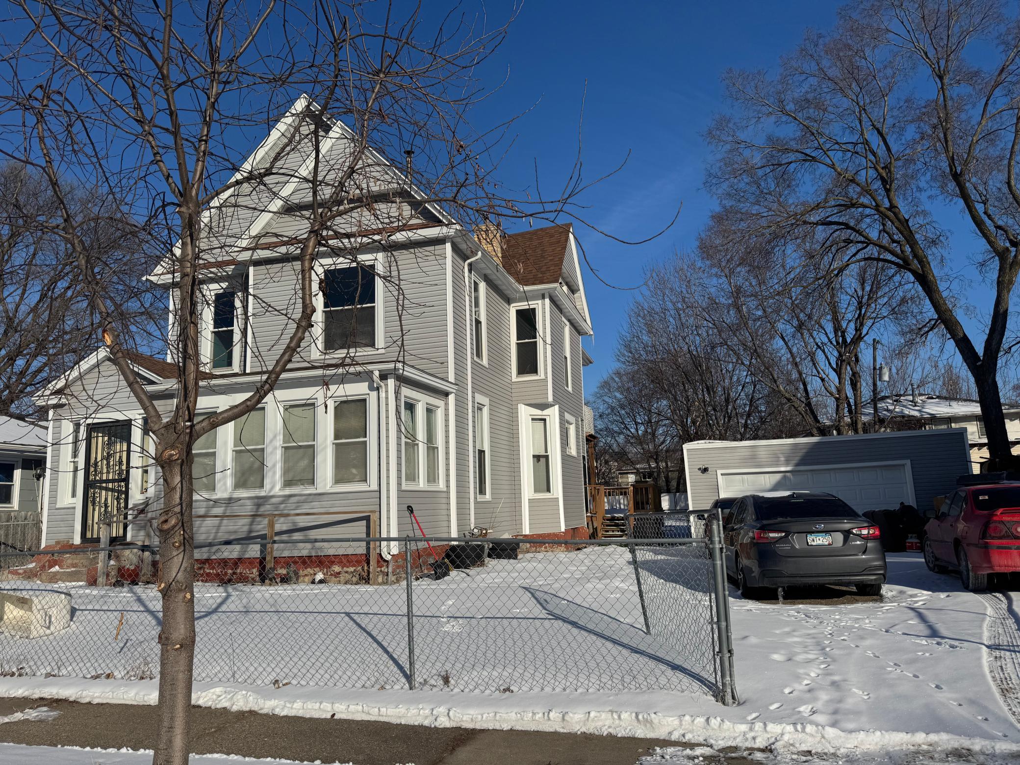 2106 4th Ave N, Minneapolis, MN 55405