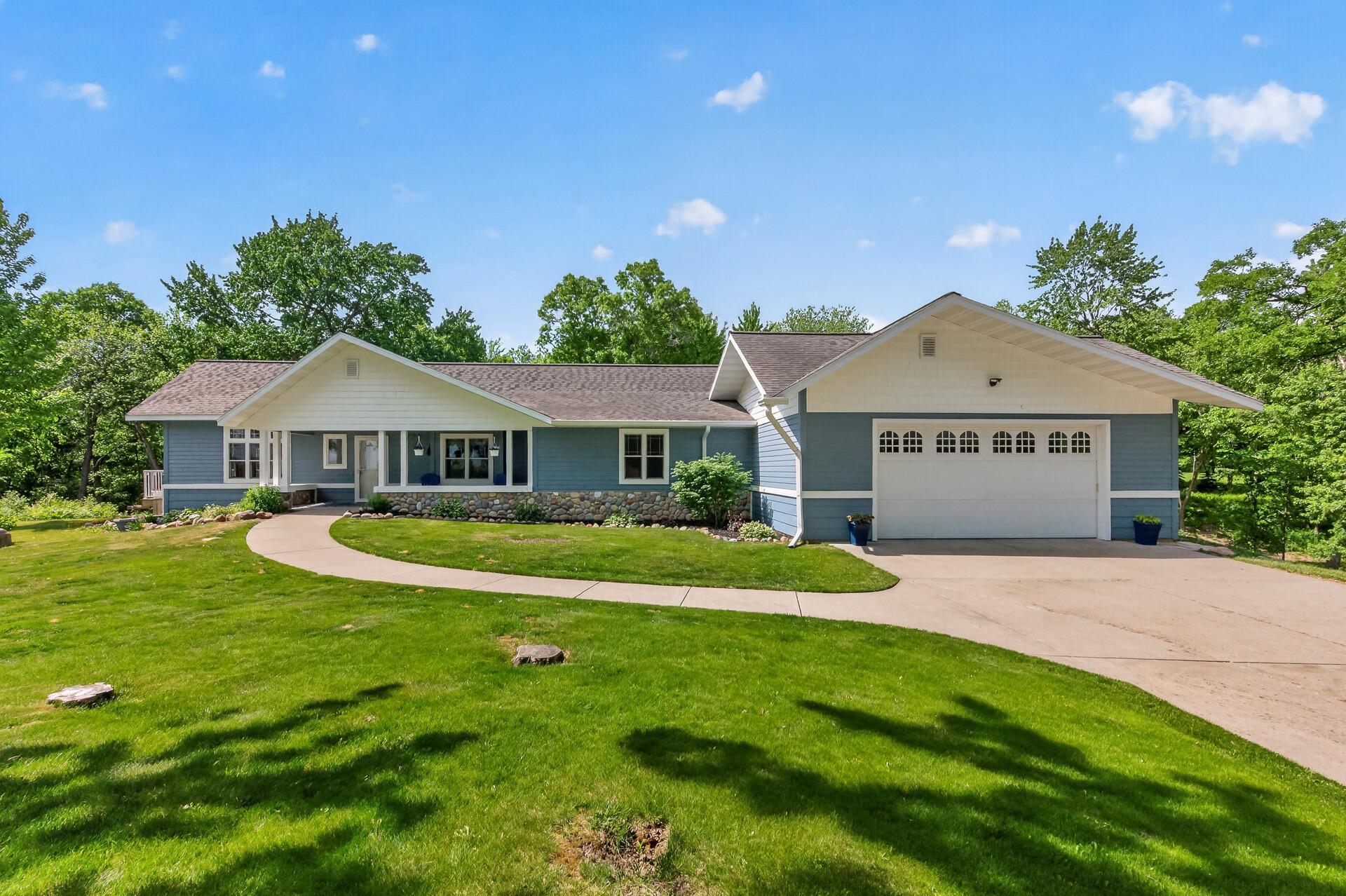 729 220th St, Osceola, WI 54020