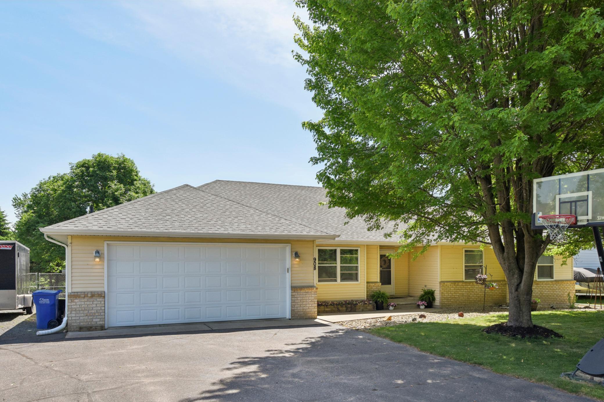 908 Martys Way, Osceola, WI 54020