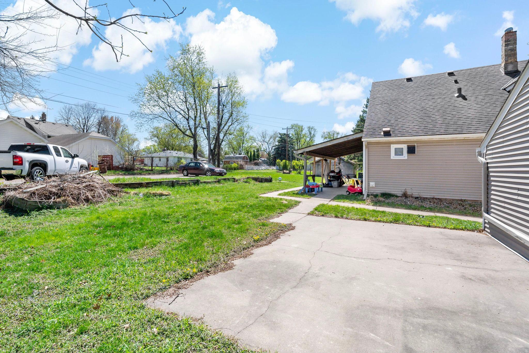 932 Summit Ave, Saint Paul Park, MN 55071