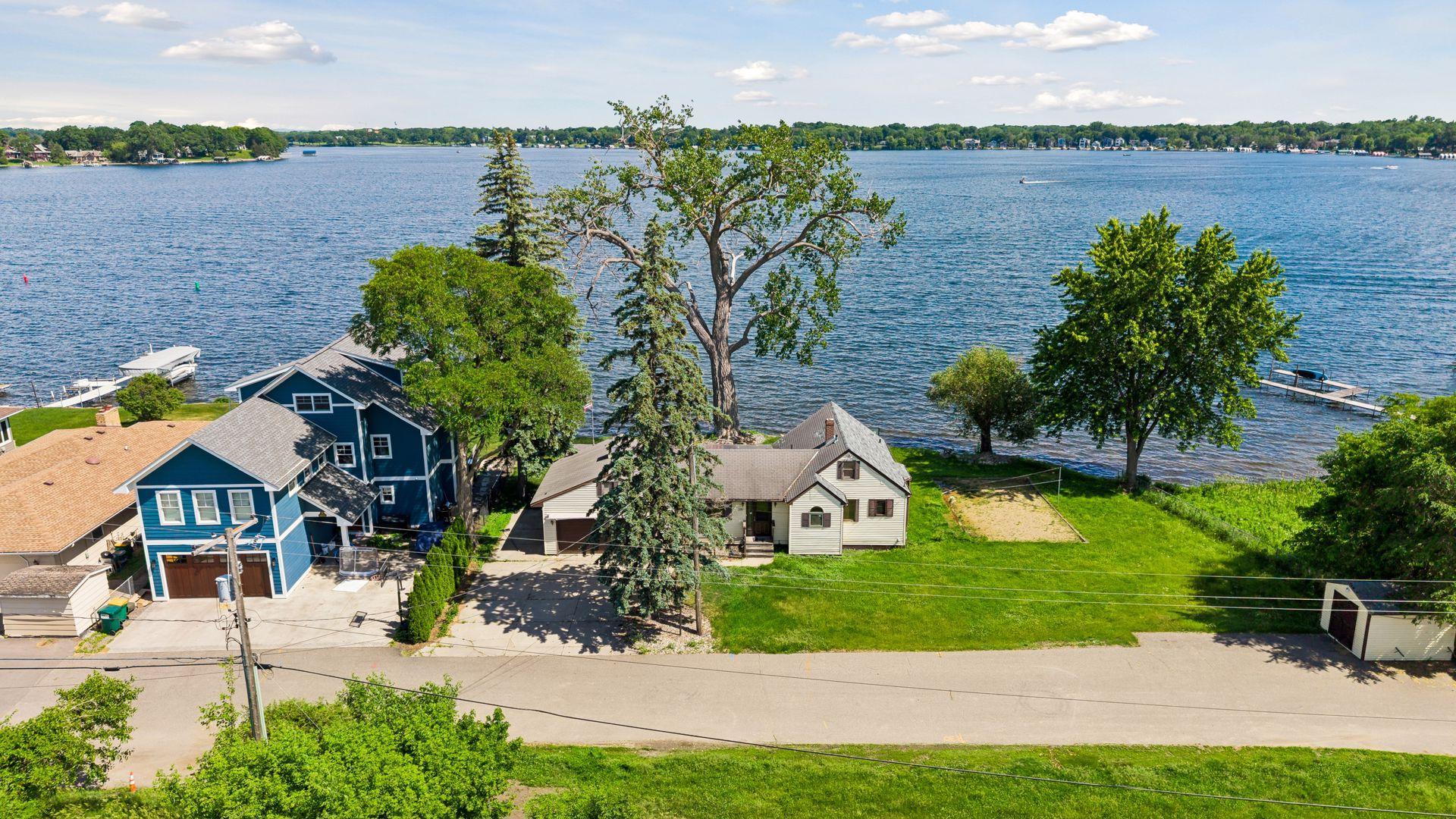 36XX N Shore Dr, Wayzata, MN 55391
