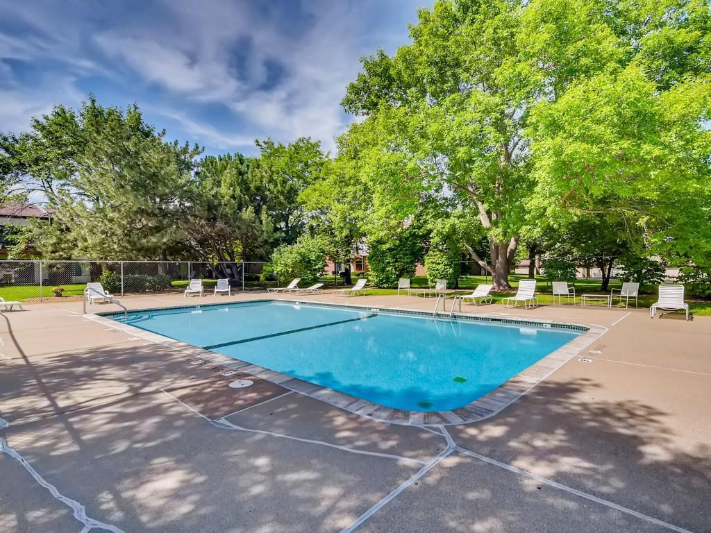 7340 York Ave S #208, Edina, MN 55435