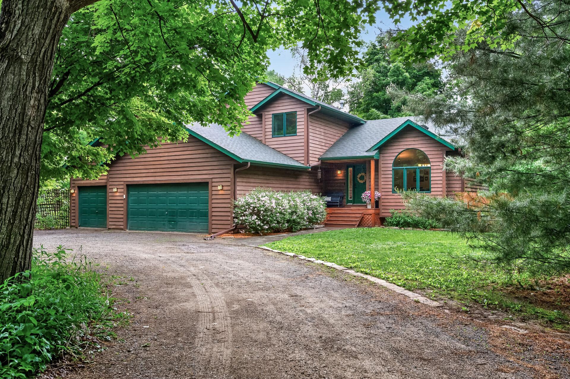 27421 Quinlan Ave, Lindstrom, MN 55045