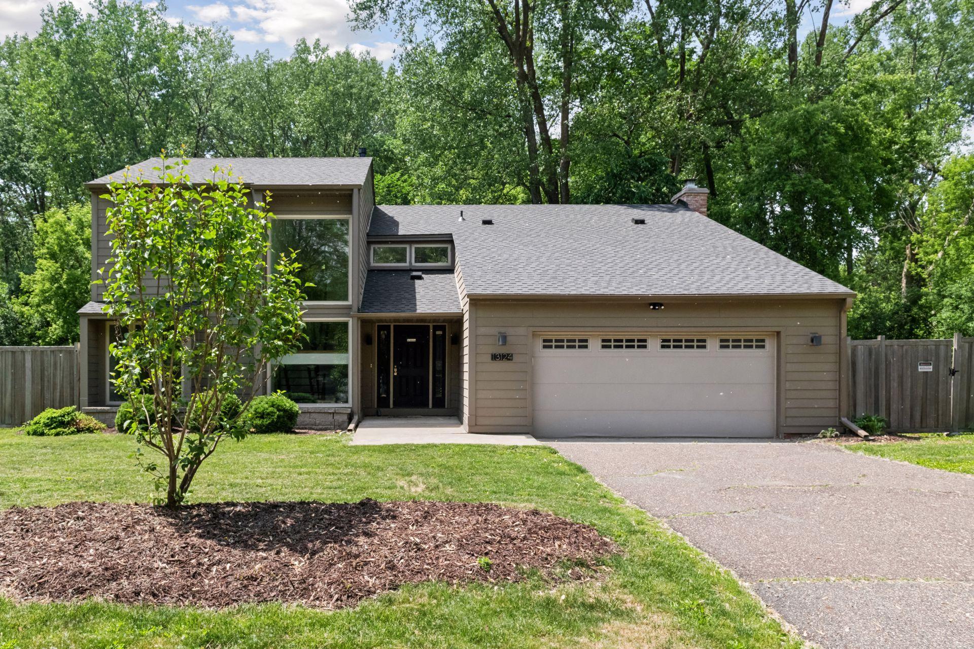13124 April Ln, Minnetonka, MN 55305