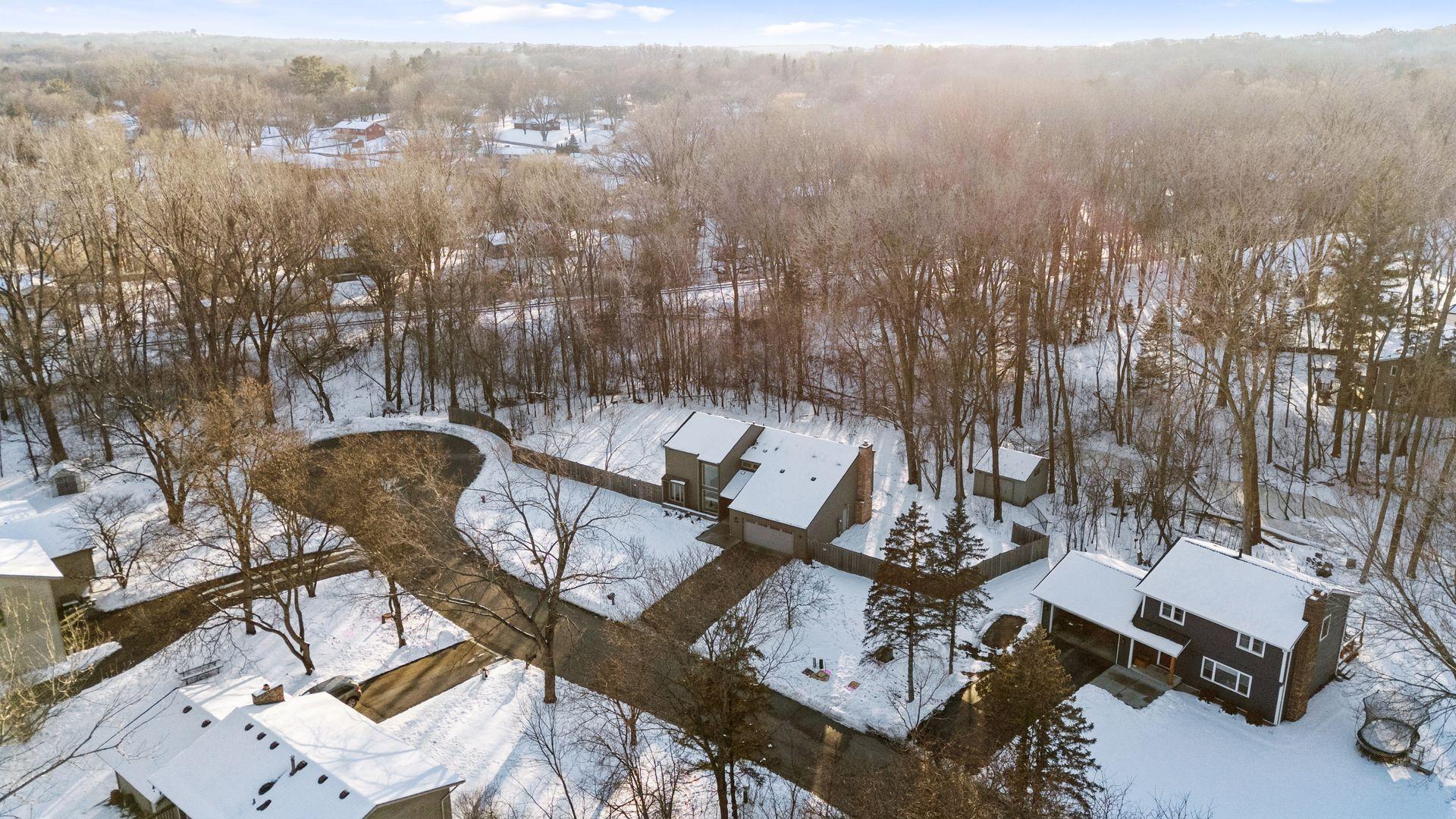 13124 April Ln, Minnetonka, MN 55305