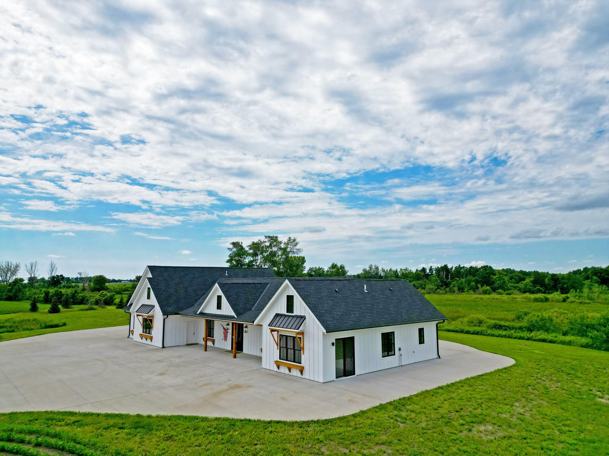 1383 120th St NE, Monticello, MN 55362