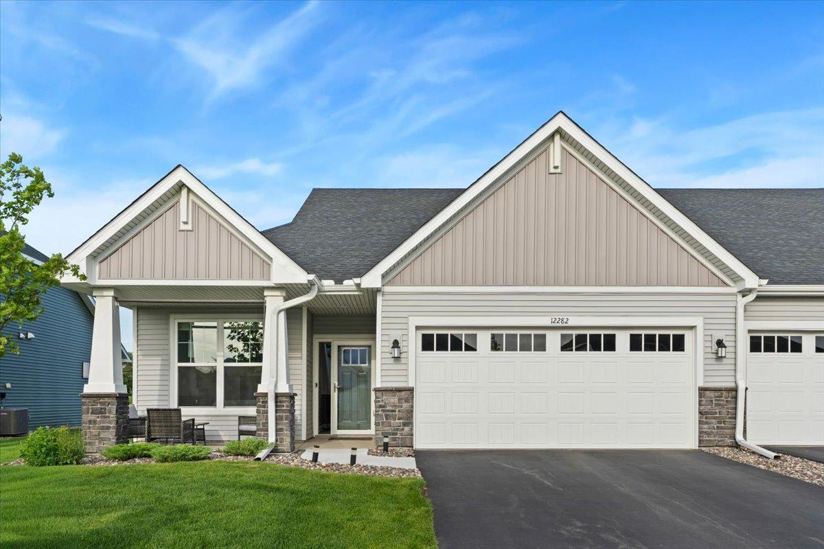 12282 Hazel Ln, Rogers, MN 55374